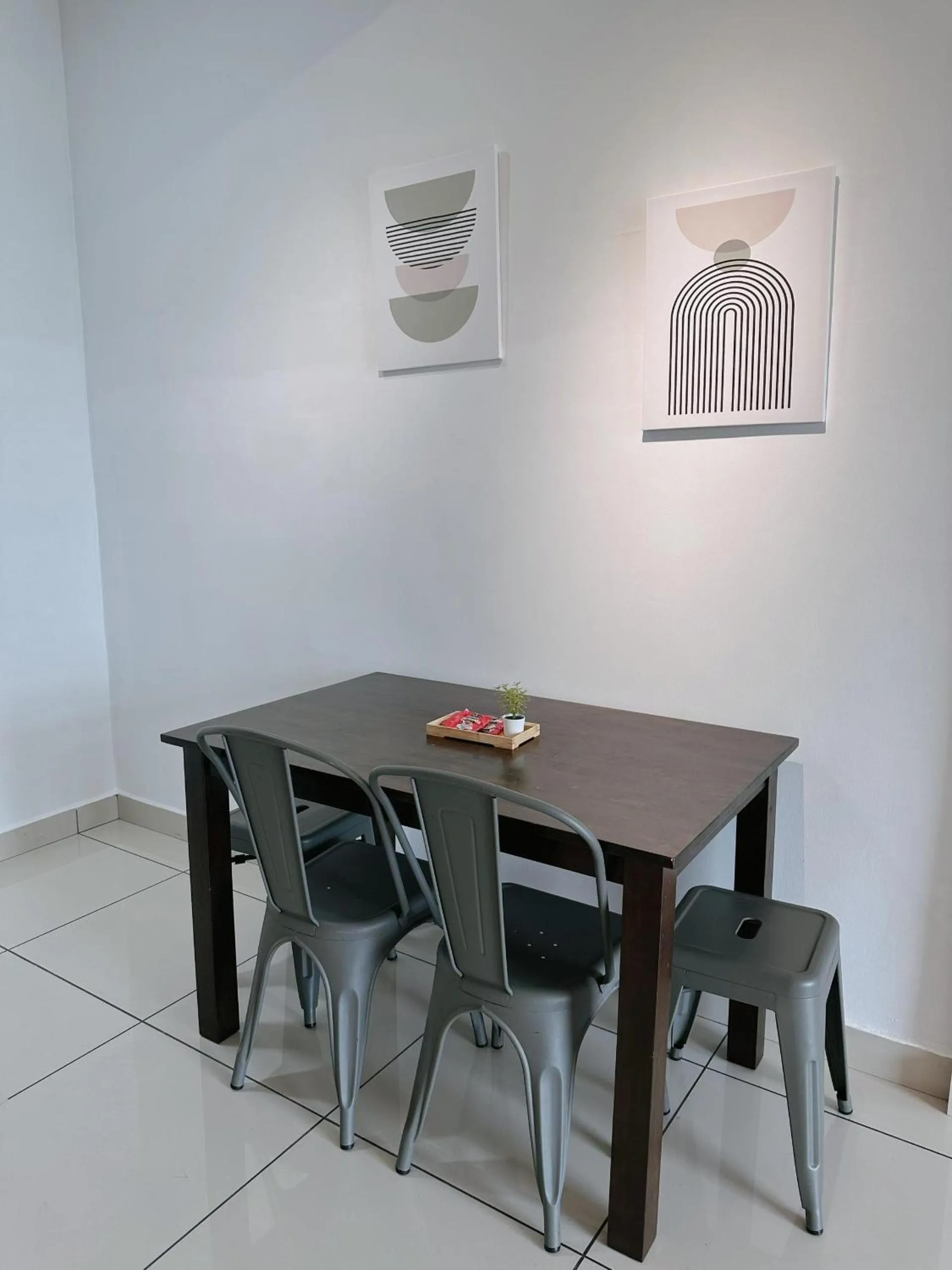 Dining area in Taiping Centre Point Suite 7 by BWC