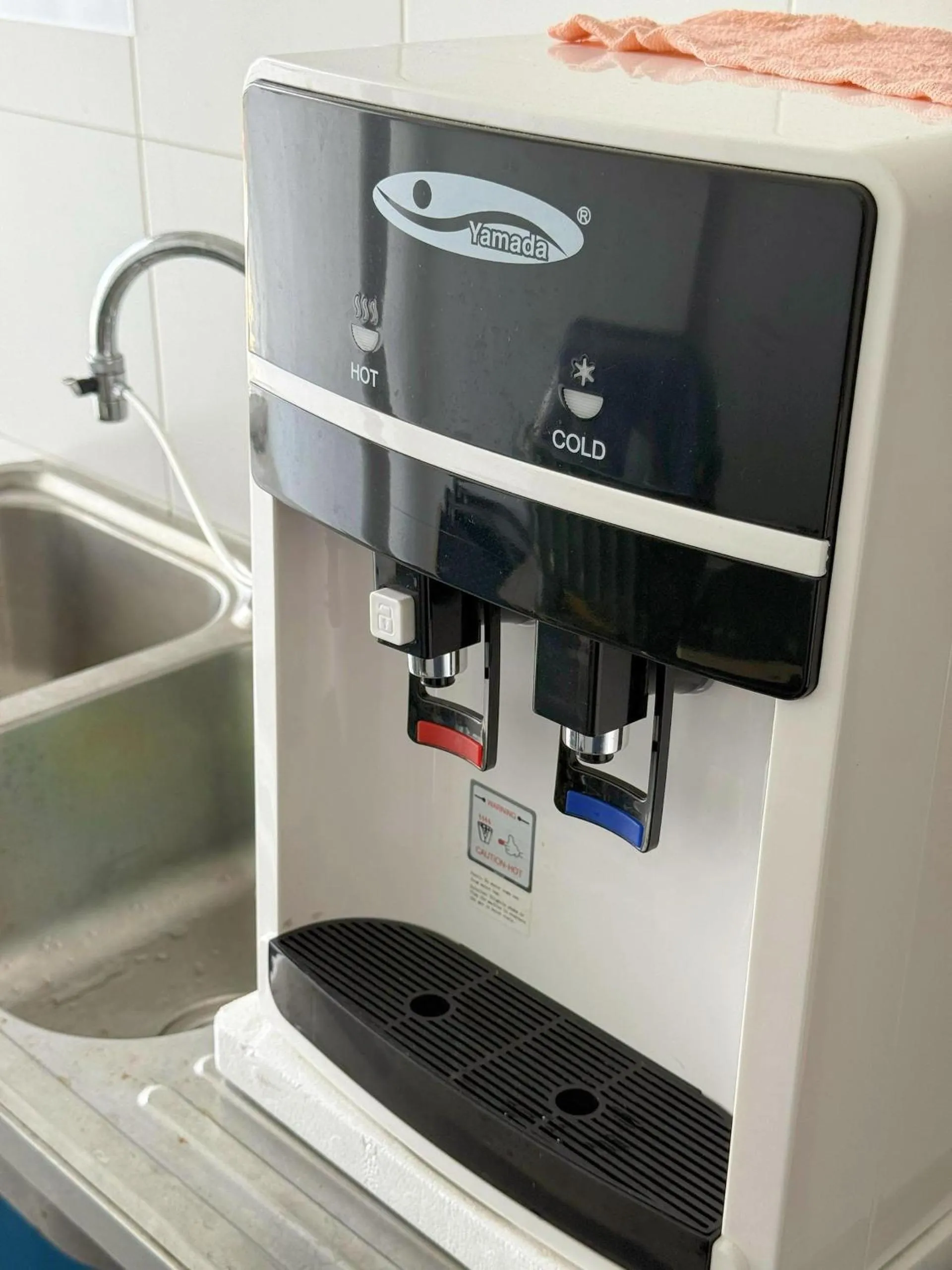 Kitchen or kitchenette in Taiping Centre Point Suite 7 by BWC
