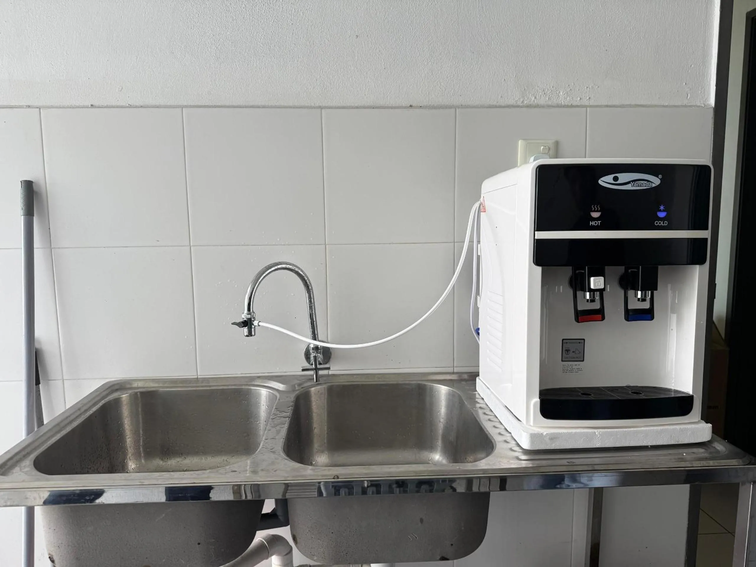 Kitchen or kitchenette in Taiping Centre Point Suite 7 by BWC