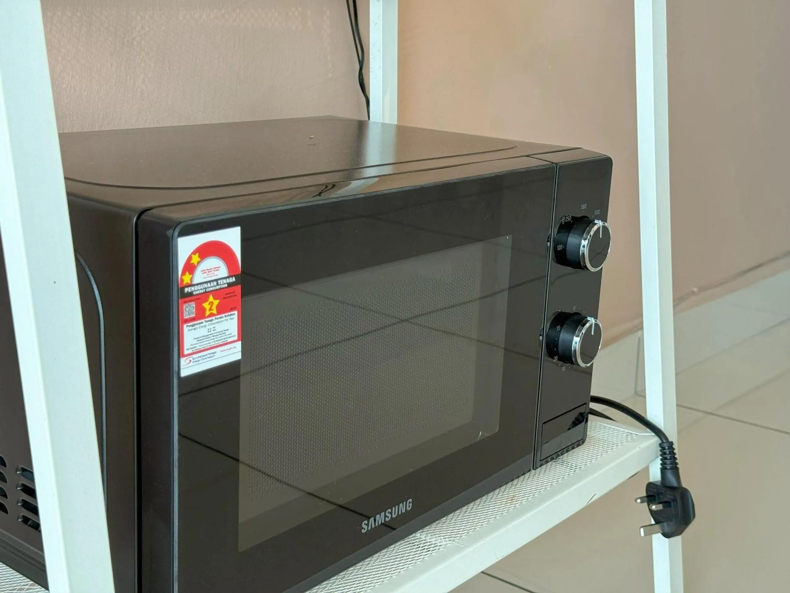microwave in Taiping Centre Point Suite 7 by BWC