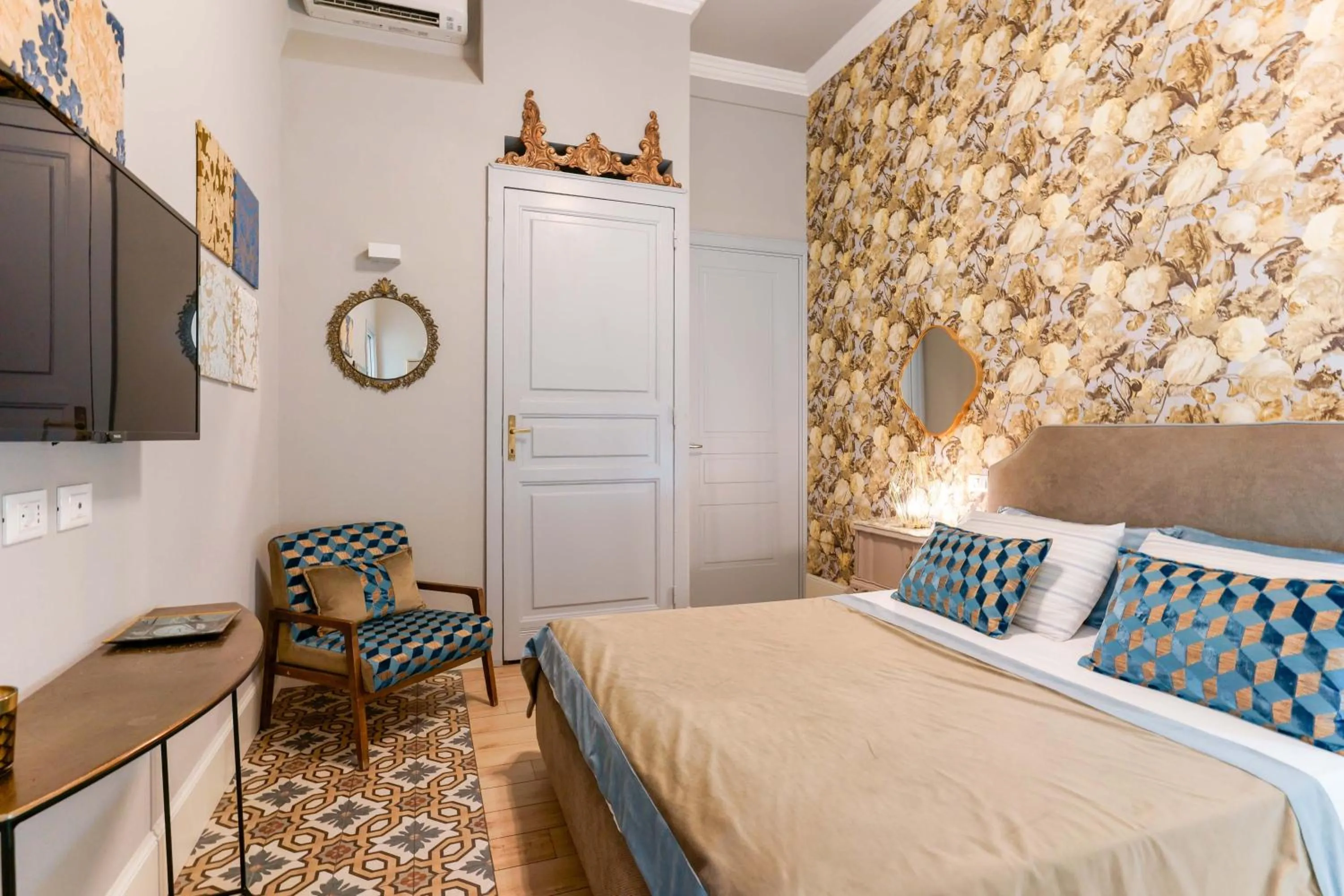 Photo of the whole room, Bed in Guest House 73