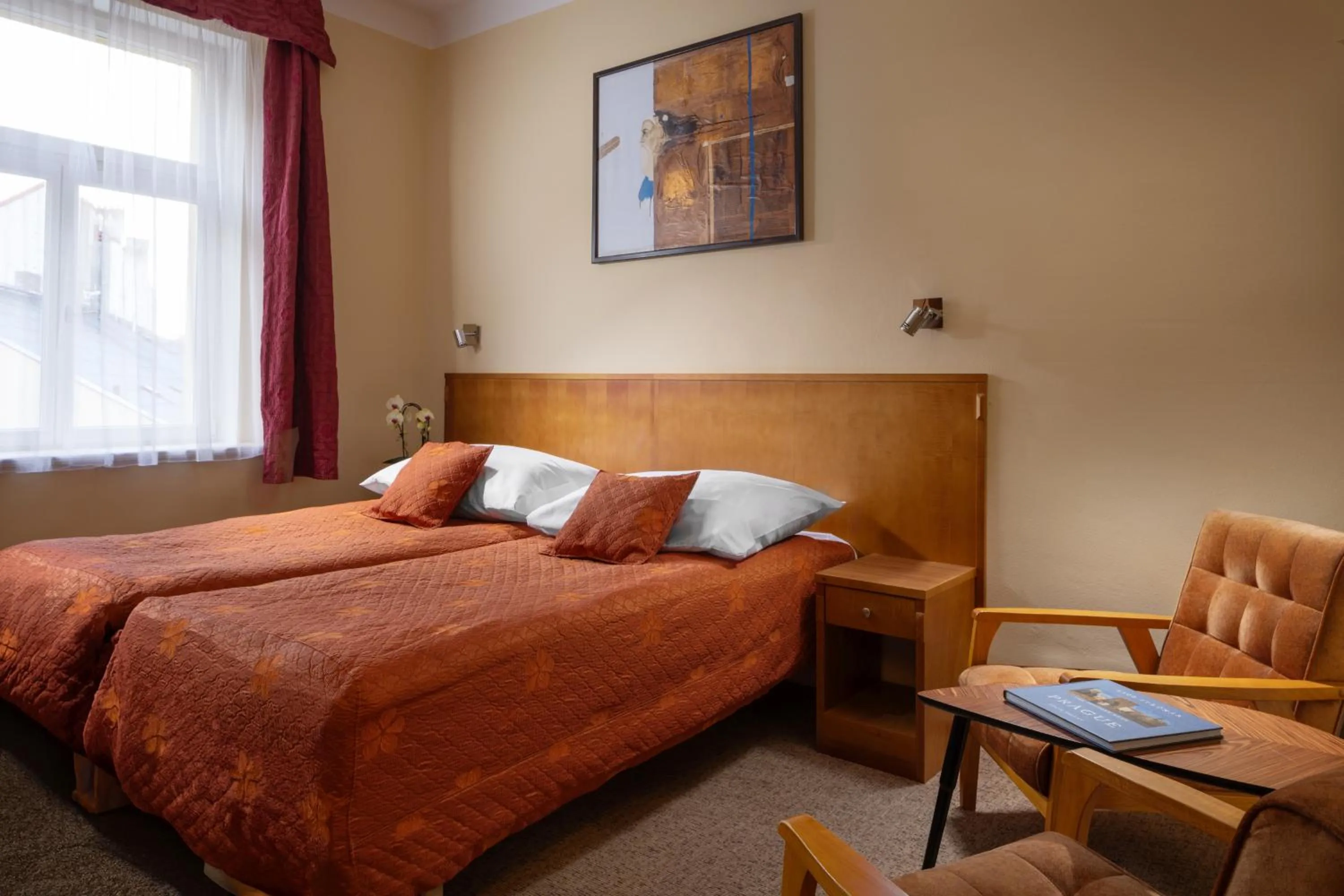 Bedroom, Bed in Anyday Apartments