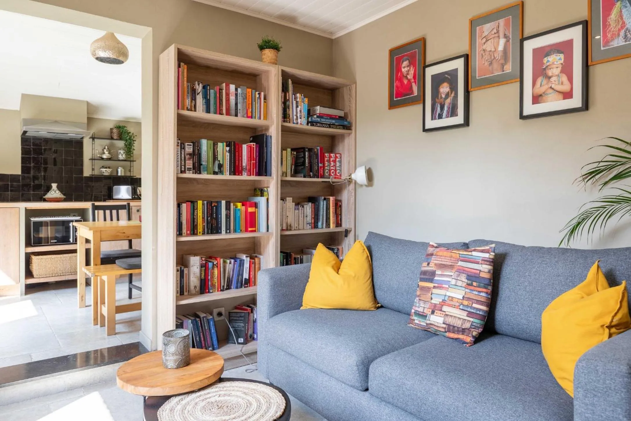 Library in Atlas Guesthouse