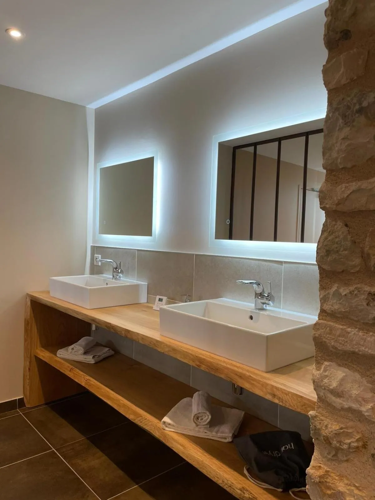 Hôtel & Restaurant - Le Manoir des Cèdres - piscine extérieure et climatisation