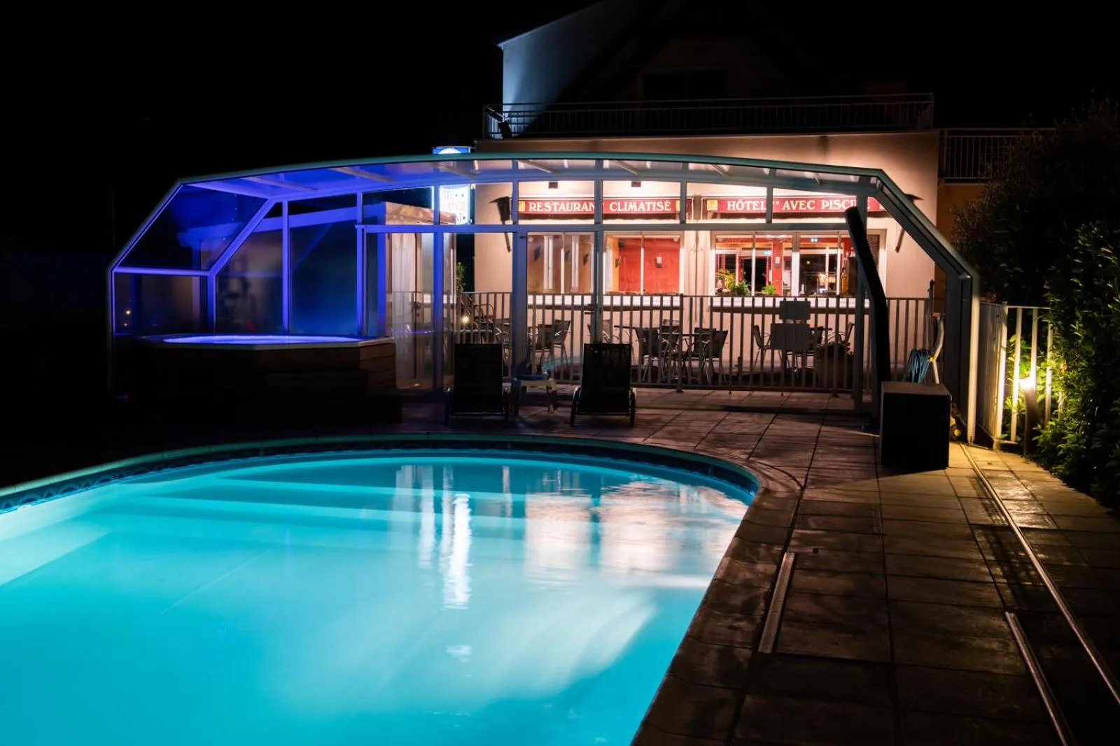 Night in Logis Hotel Restaurant L'Escapade