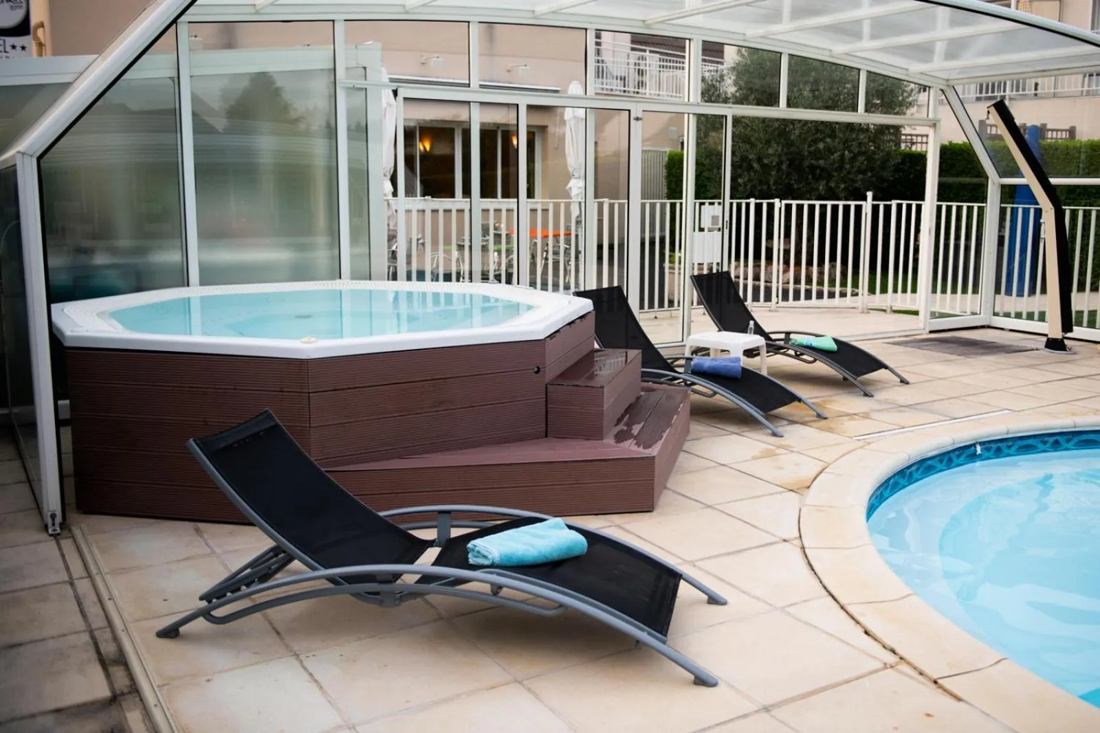 Hot Tub in Logis Hotel Restaurant L'Escapade