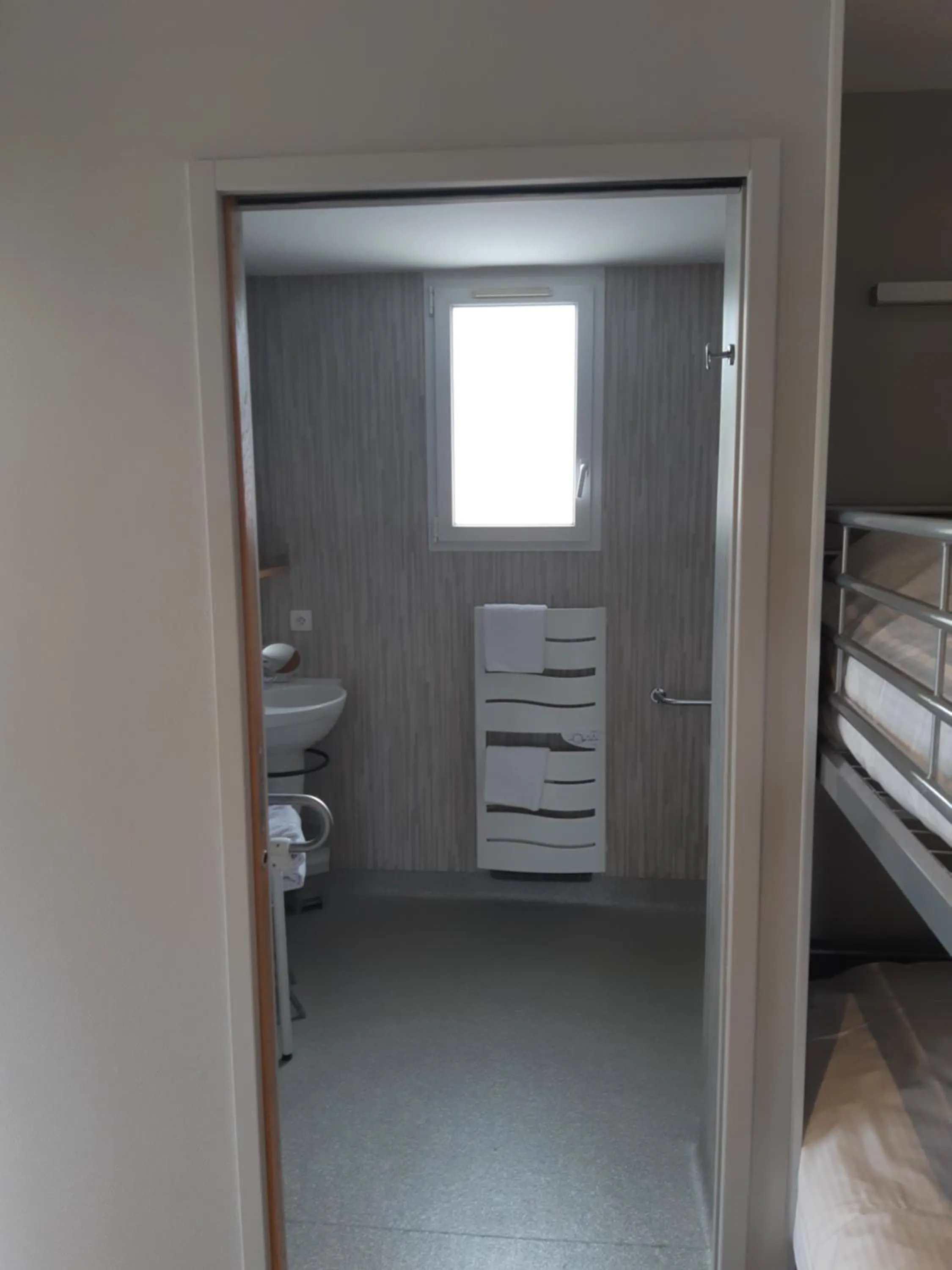 Bed in Logis Hotel Restaurant L'Escapade