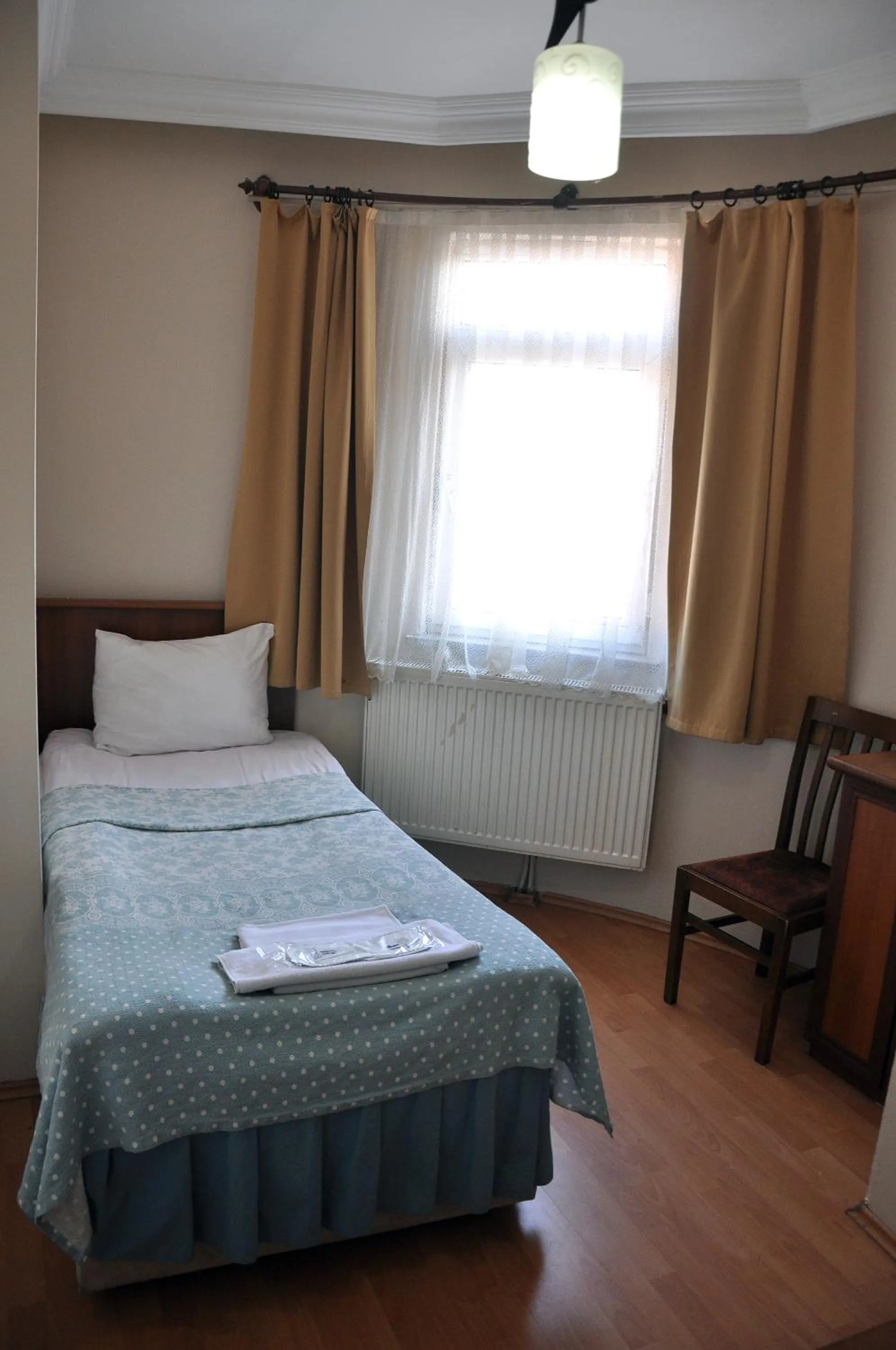 cot, Bed in Hekimoğlu Hotel