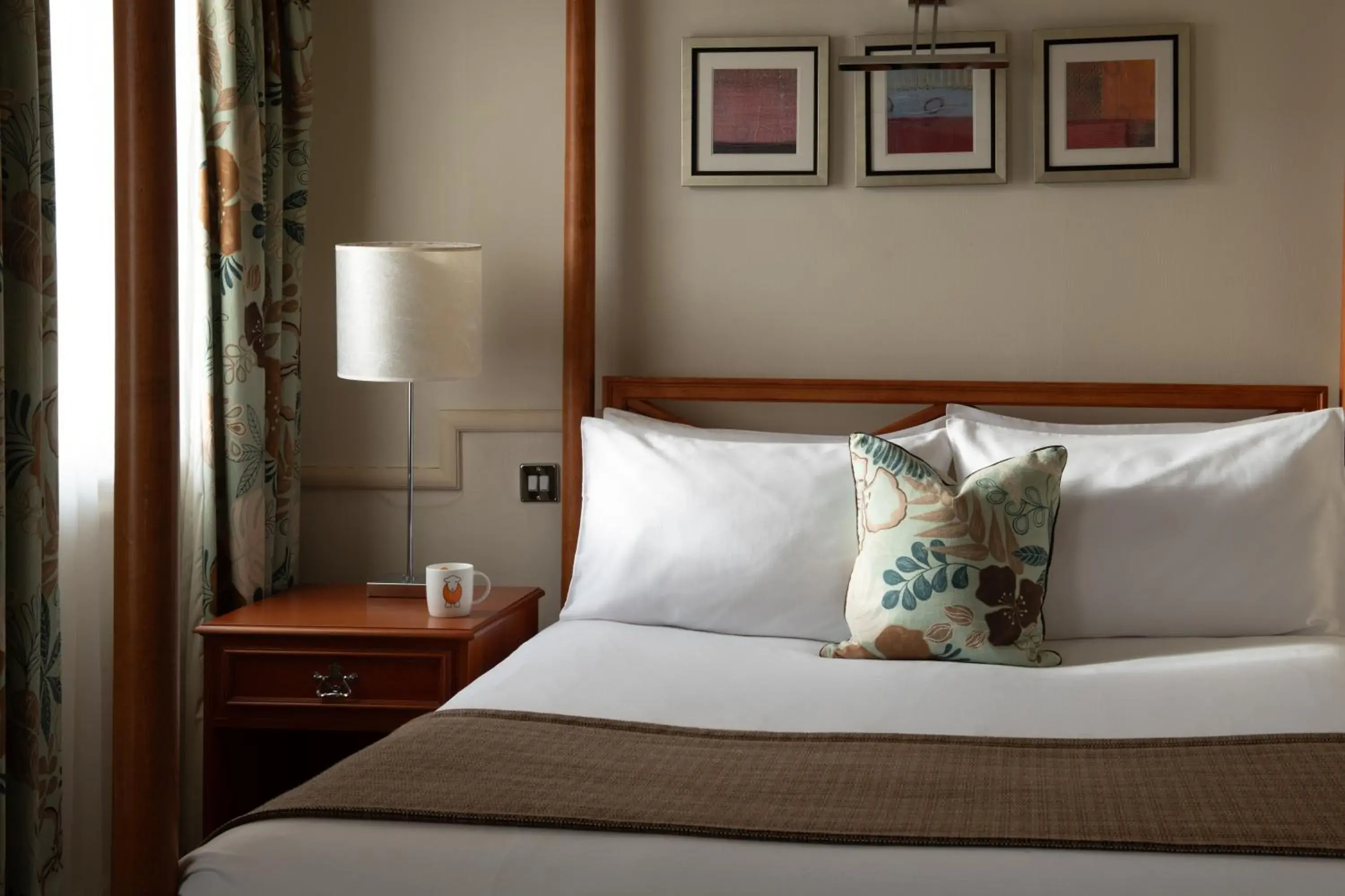 4 Poster Suite in North Lakes Hotel and Spa 4 Poster Suite in North Lakes Hotel and Spa