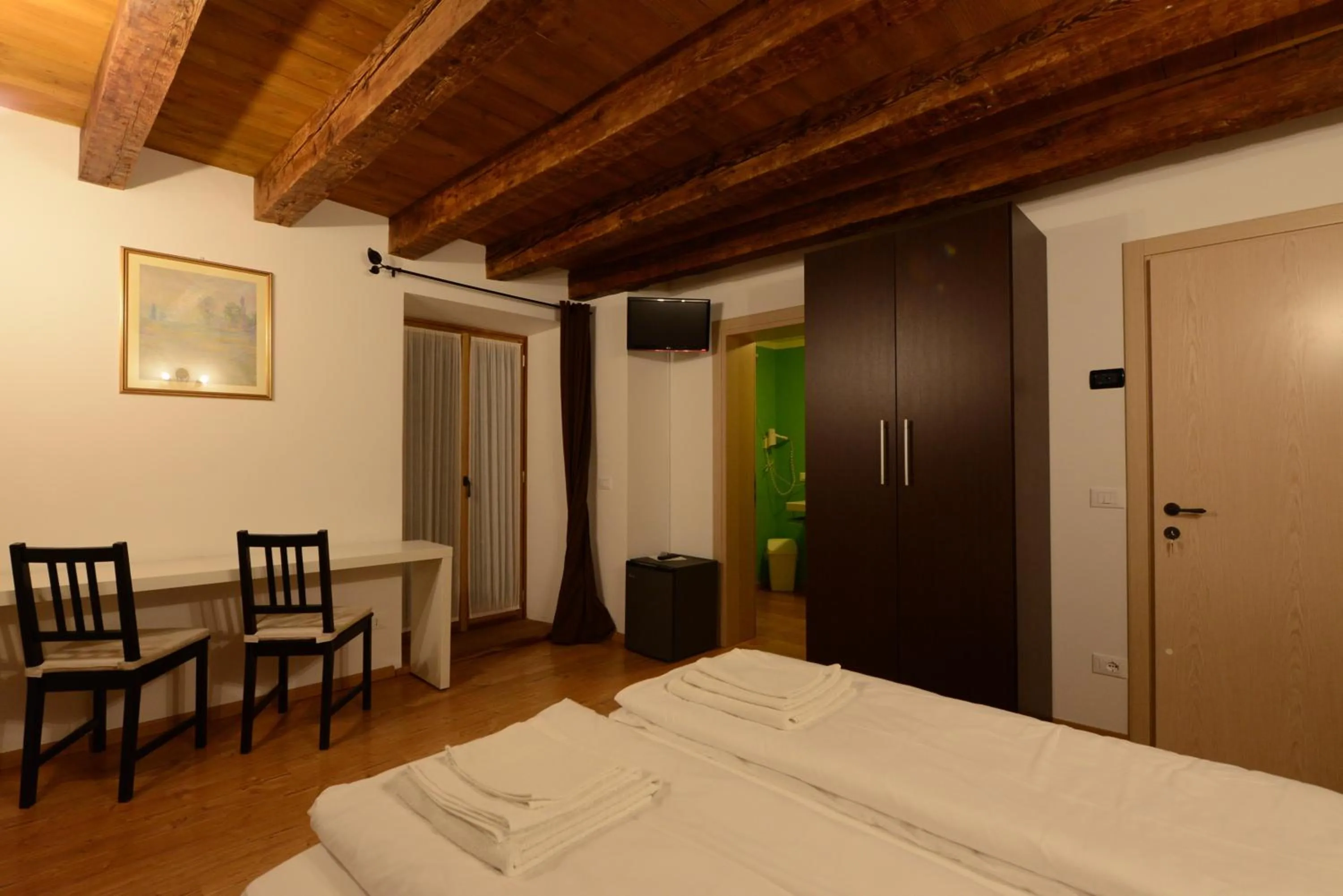 Photo of the whole room in Alla Regia