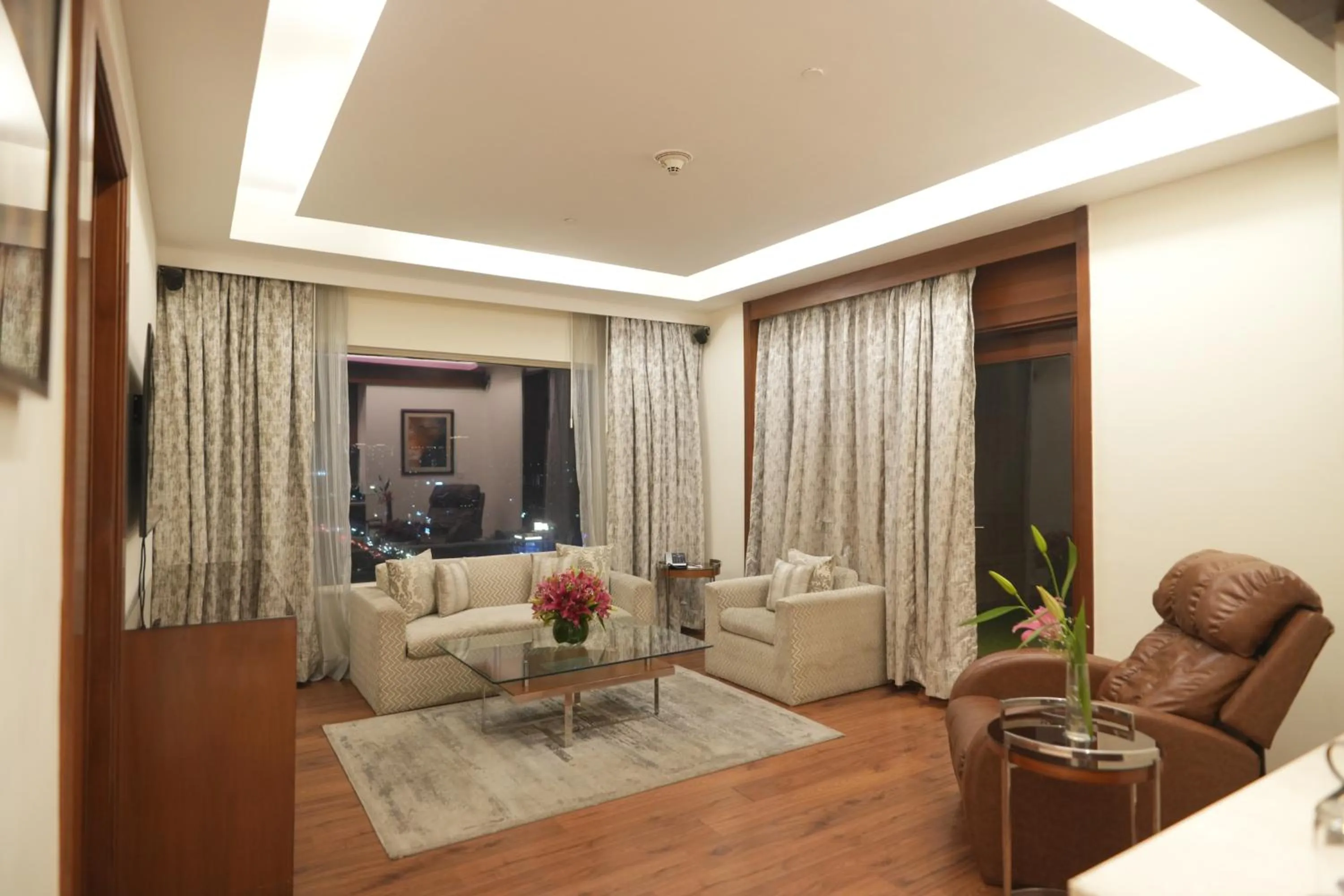 Living room in DoubleTree by Hilton Gurgaon New Delhi NCR