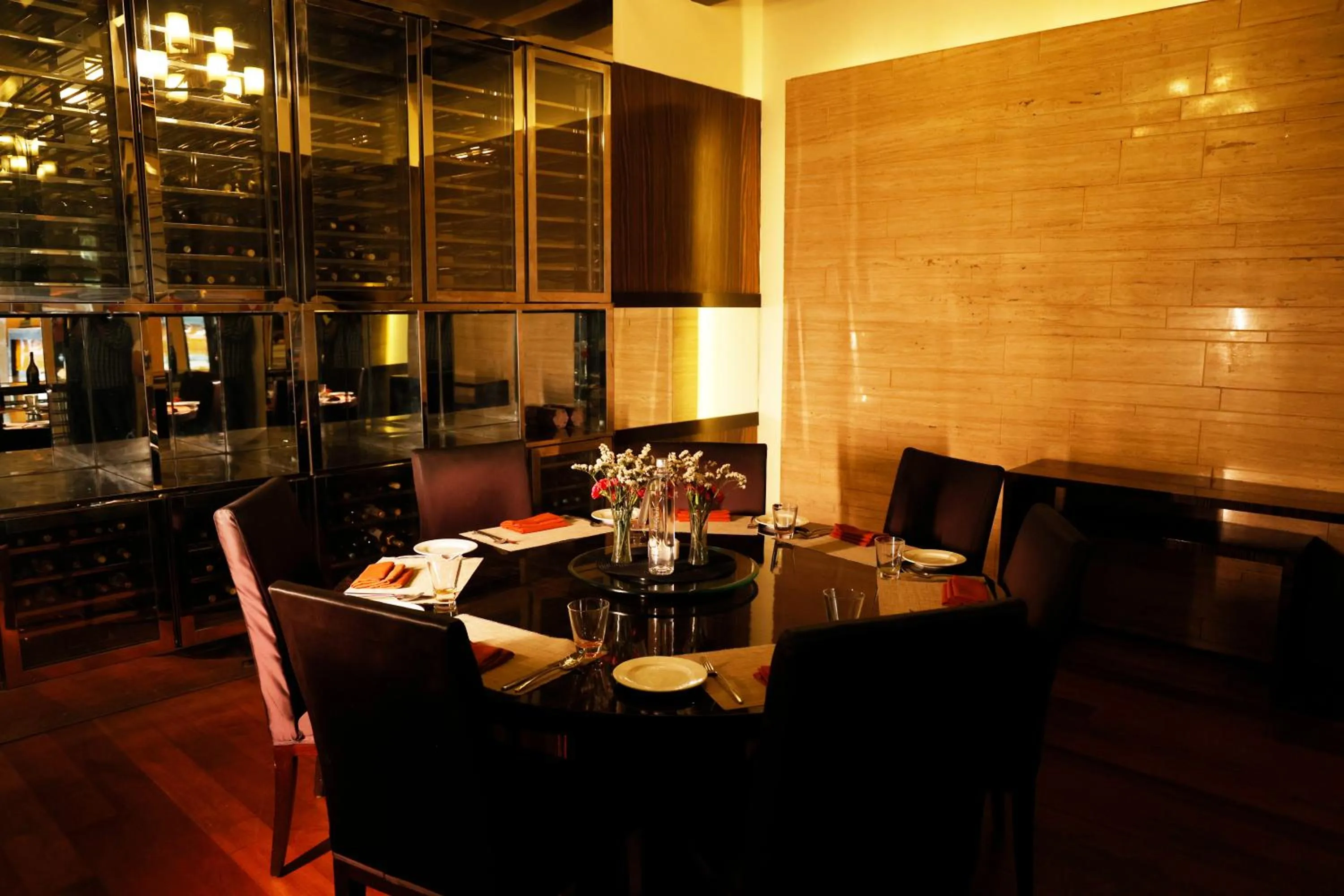 Restaurant/places to eat in DoubleTree by Hilton Gurgaon New Delhi NCR