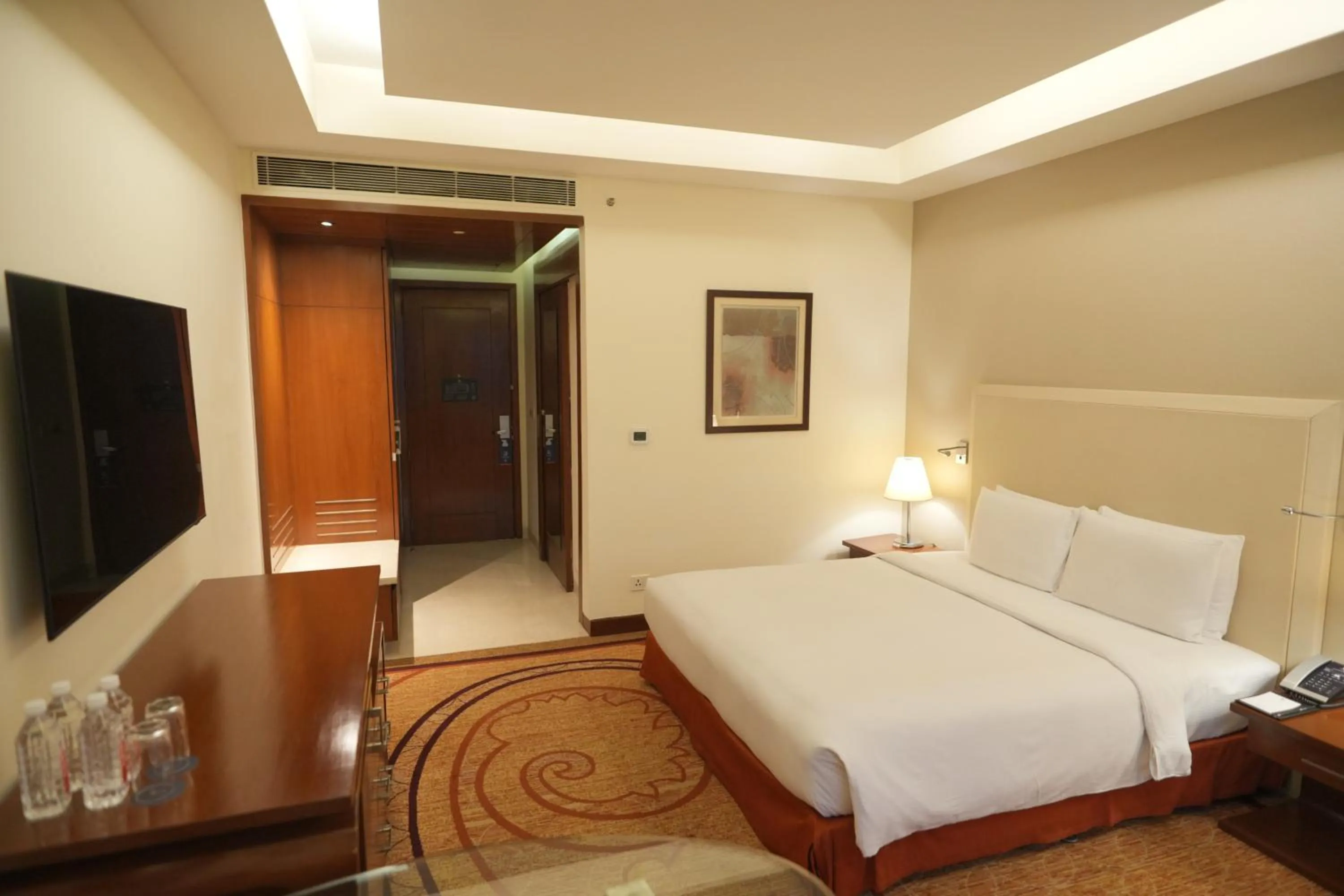 Bedroom, Bed in DoubleTree by Hilton Gurgaon New Delhi NCR