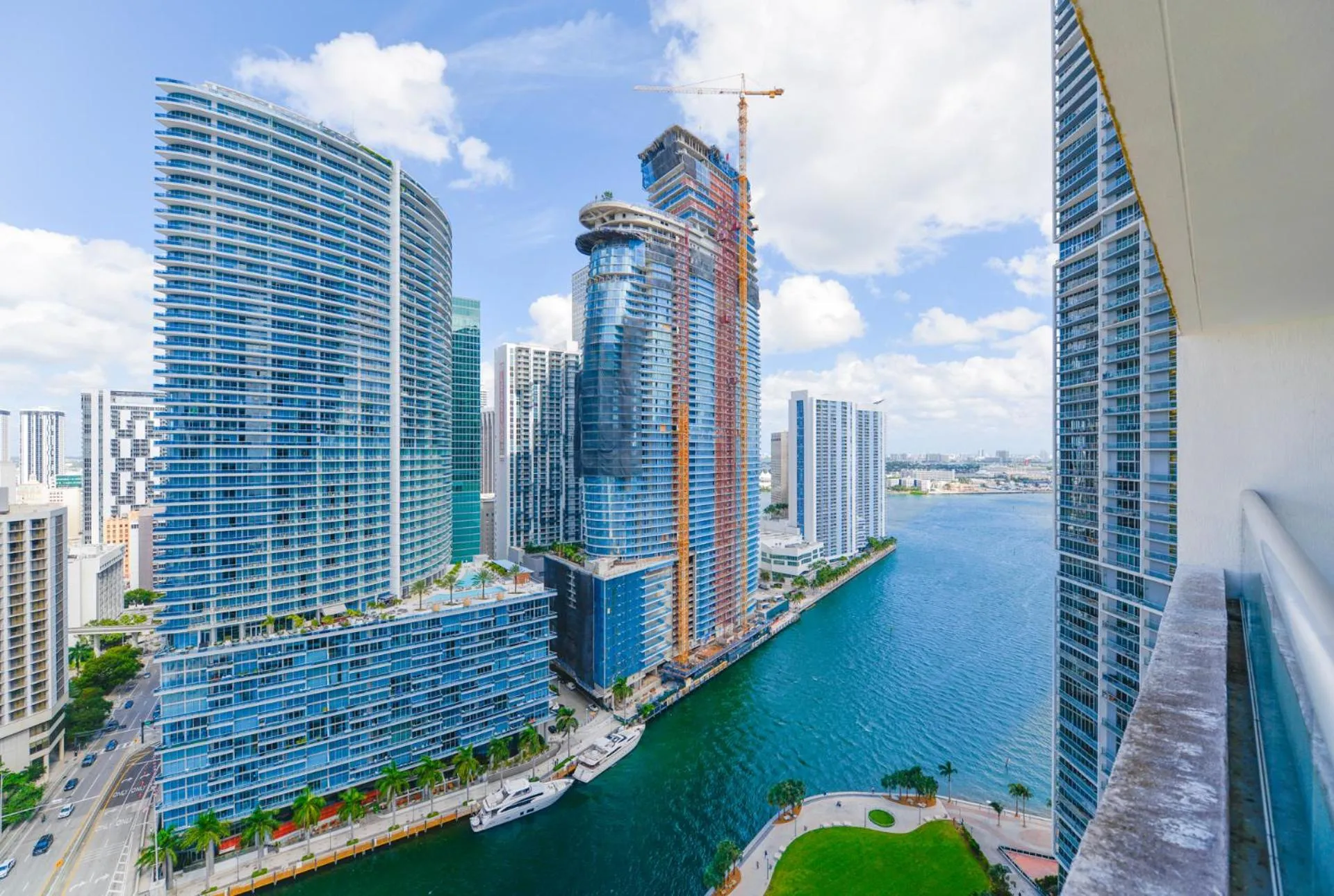 Neighbourhood in ICON Brickell residences