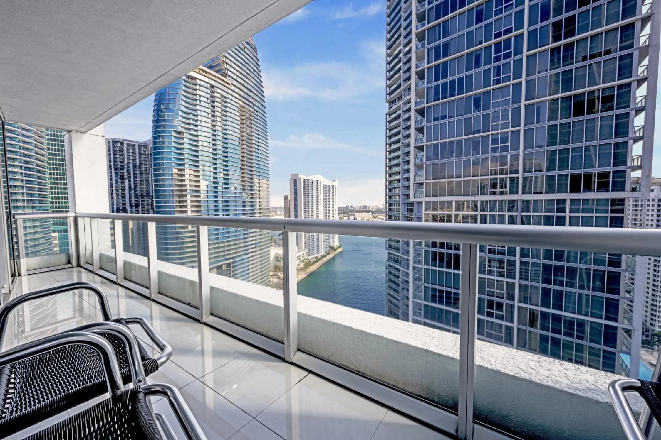 Balcony/Terrace in ICON Brickell residences