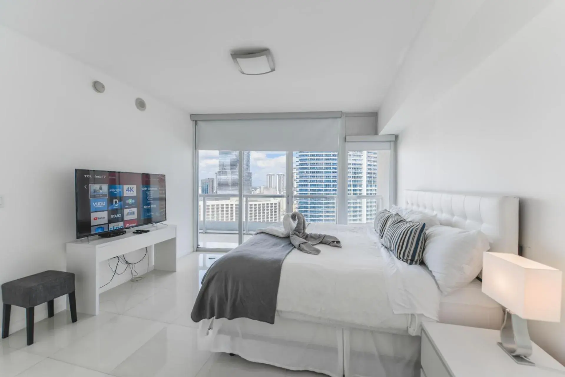 One-Bedroom Apartment in ICON Brickell residences One-Bedroom Apartment in ICON Brickell residences
