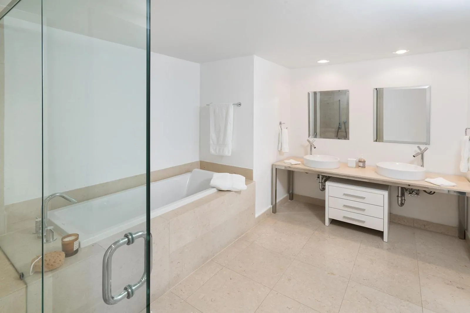 Bathroom in ICON Brickell residences
