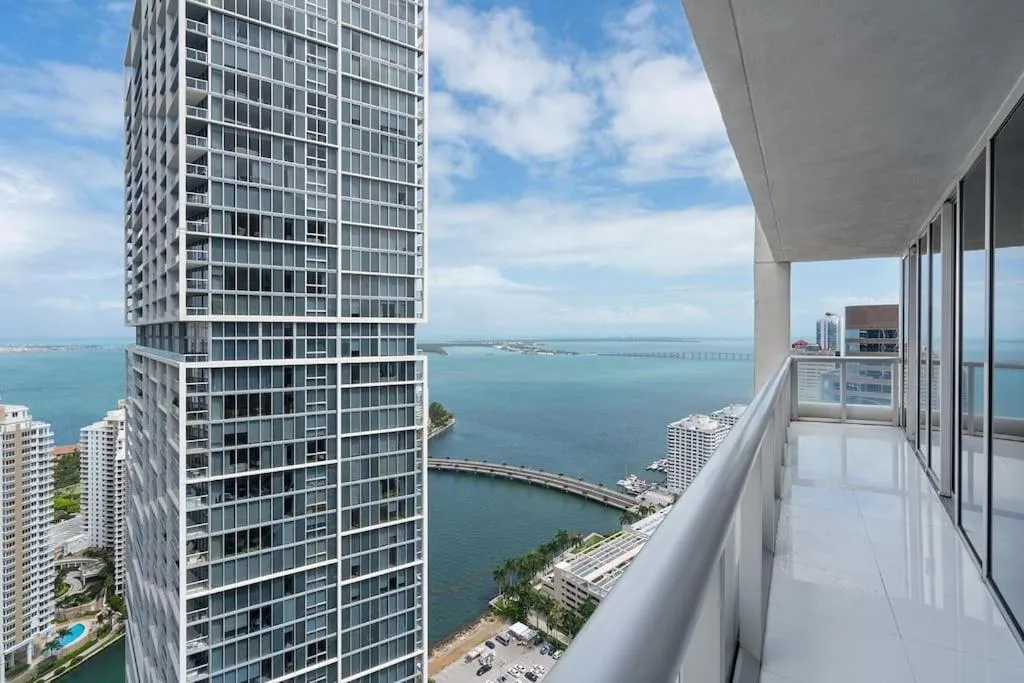 Balcony/Terrace in ICON Brickell residences