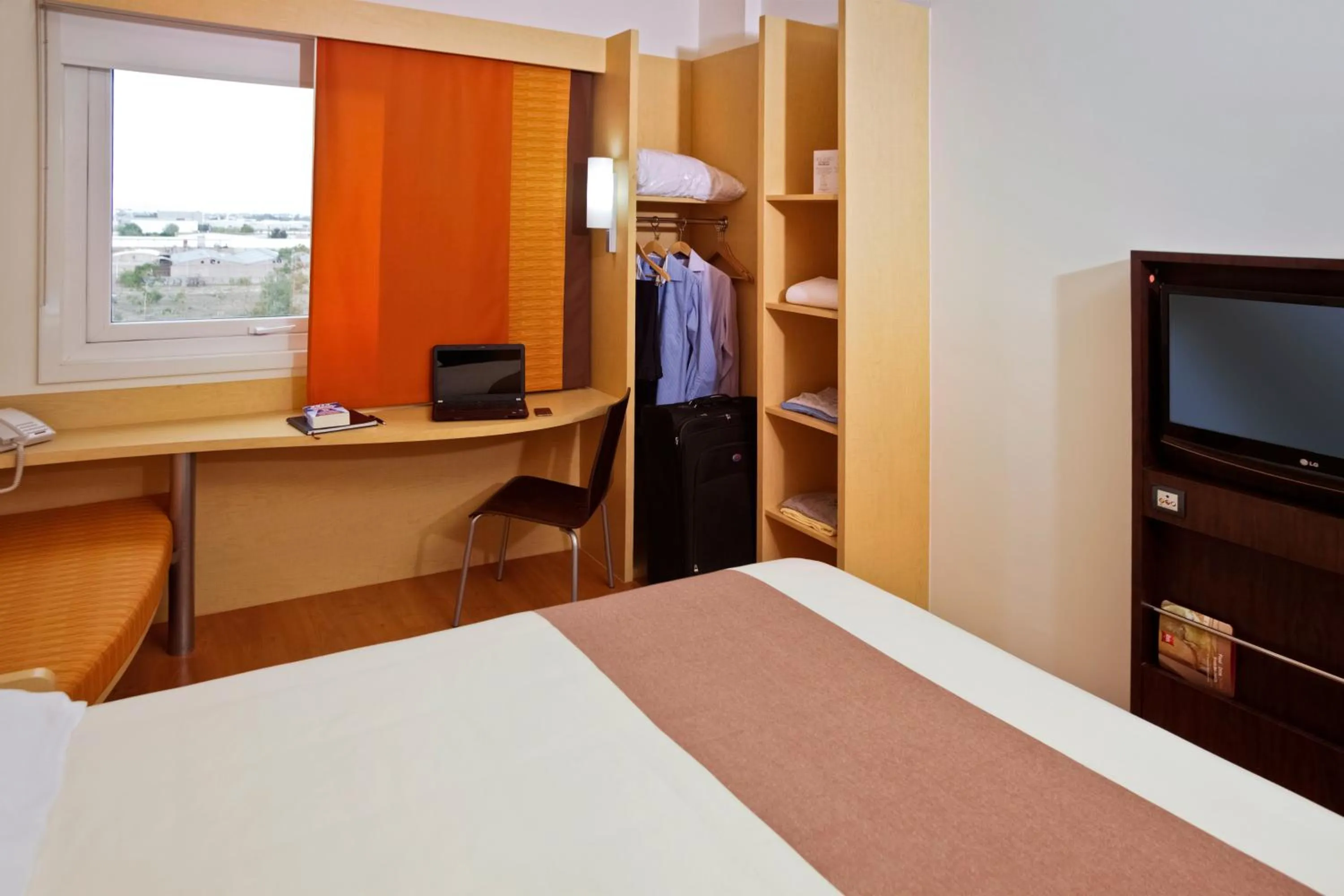 Bed in Ibis San Luis Potosi