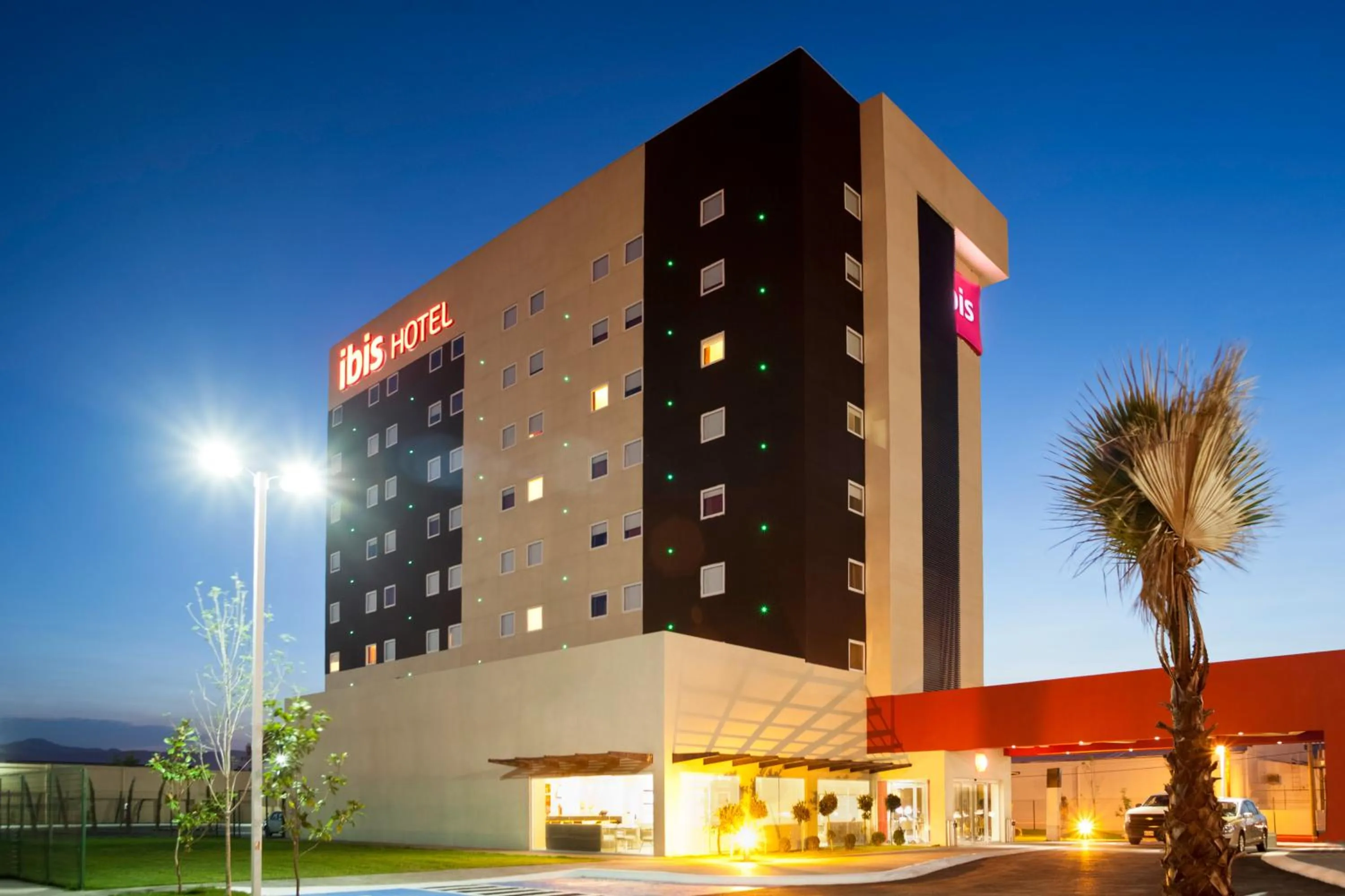 Facade/entrance in Ibis San Luis Potosi