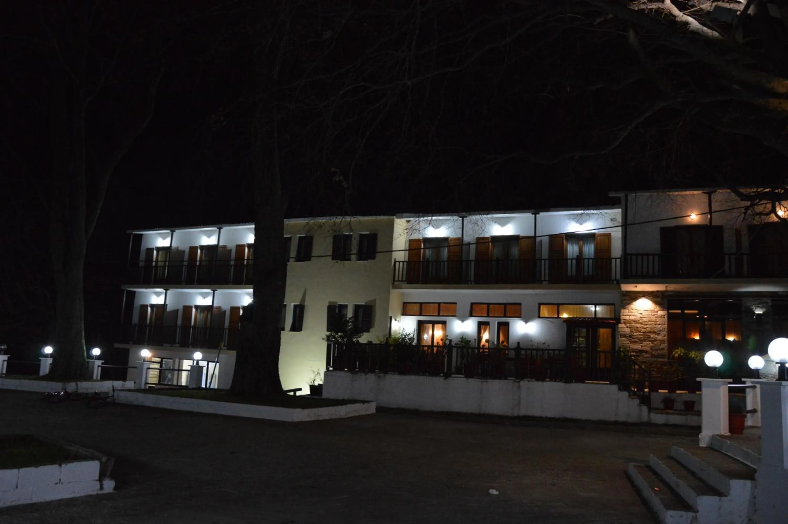 Property building in Hotel Hani Zisi