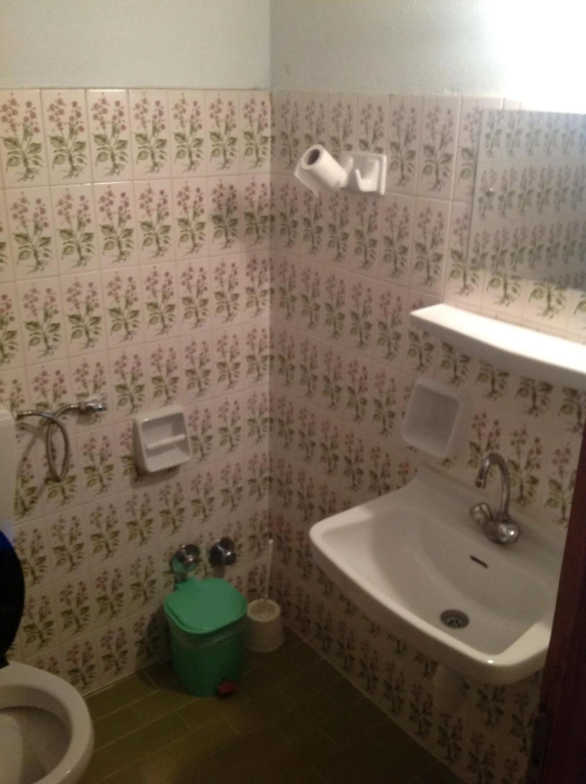 Bathroom in Hotel Hani Zisi