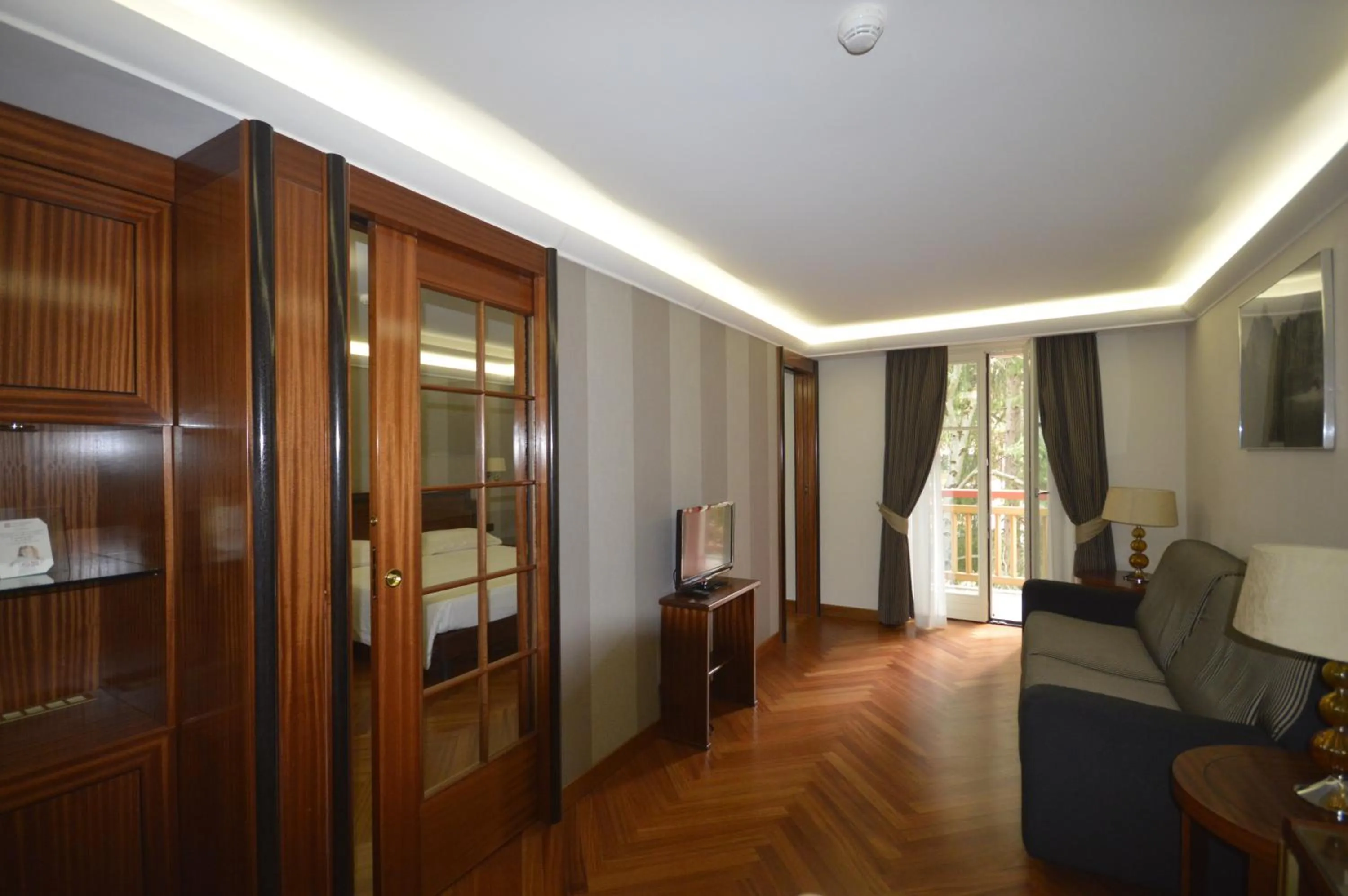 TV and multimedia in Villa Madonna