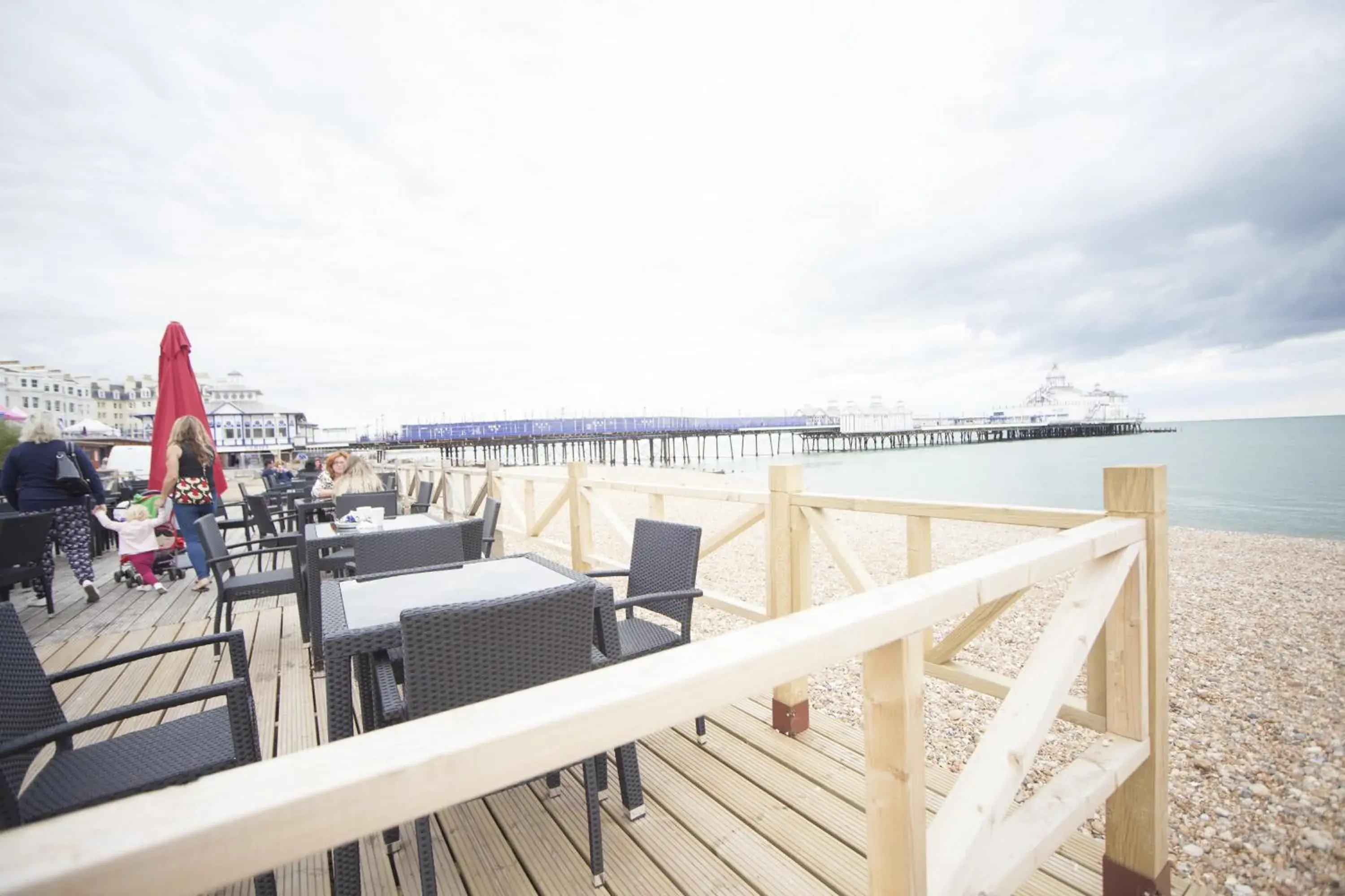 Restaurant/places to eat, Balcony/Terrace in Citrus Hotel Eastbourne by Compass Hospitality