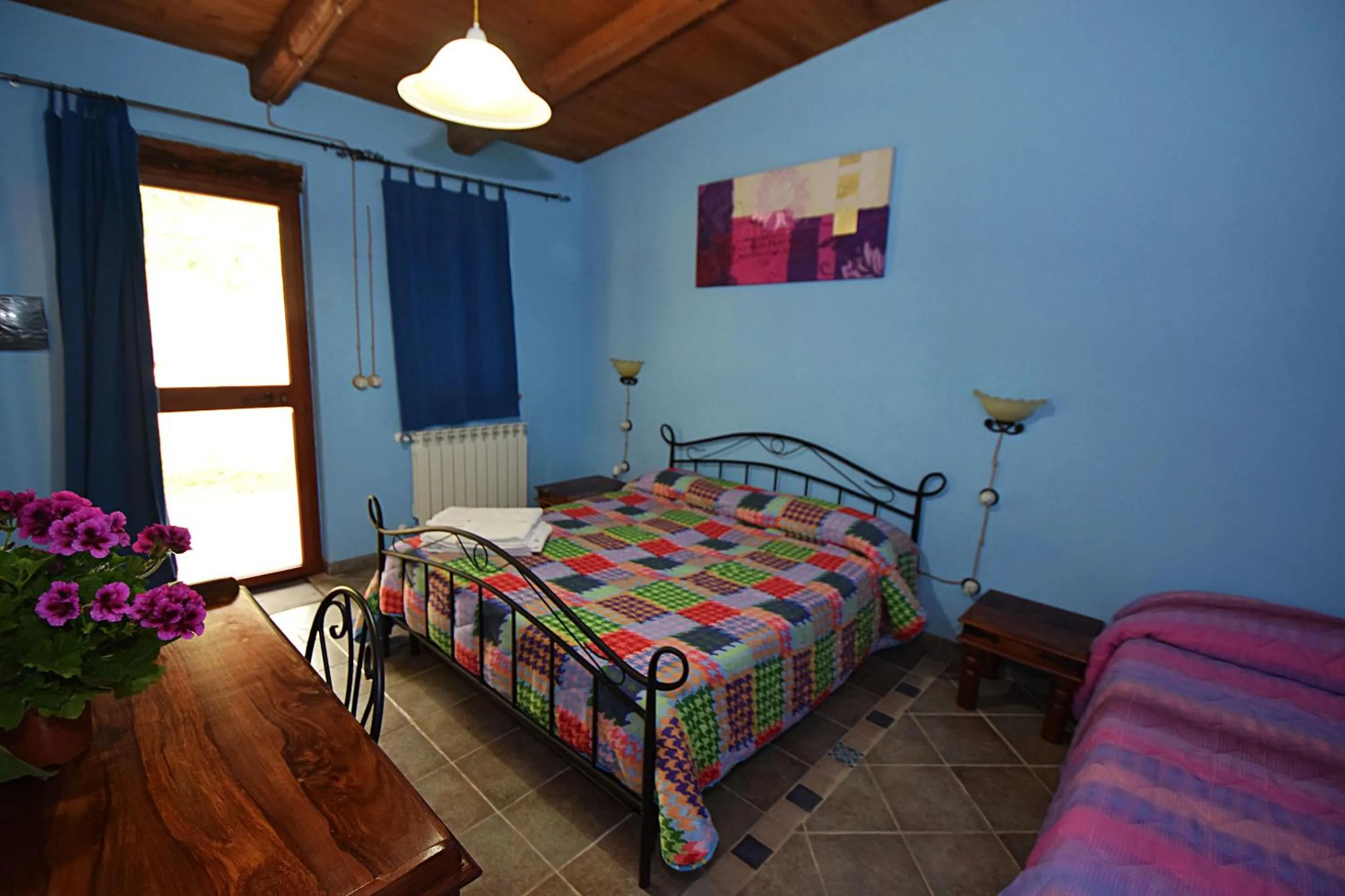 Photo of the whole room, Bed in Giucalem La Casa Negli Orti