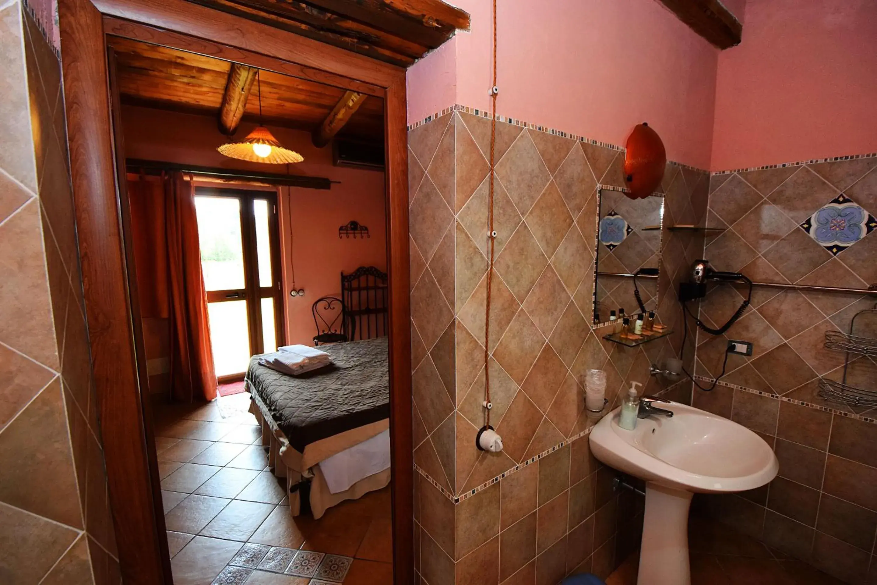 Double Room in Giucalem La Casa Negli Orti Double Room in Giucalem La Casa Negli Orti