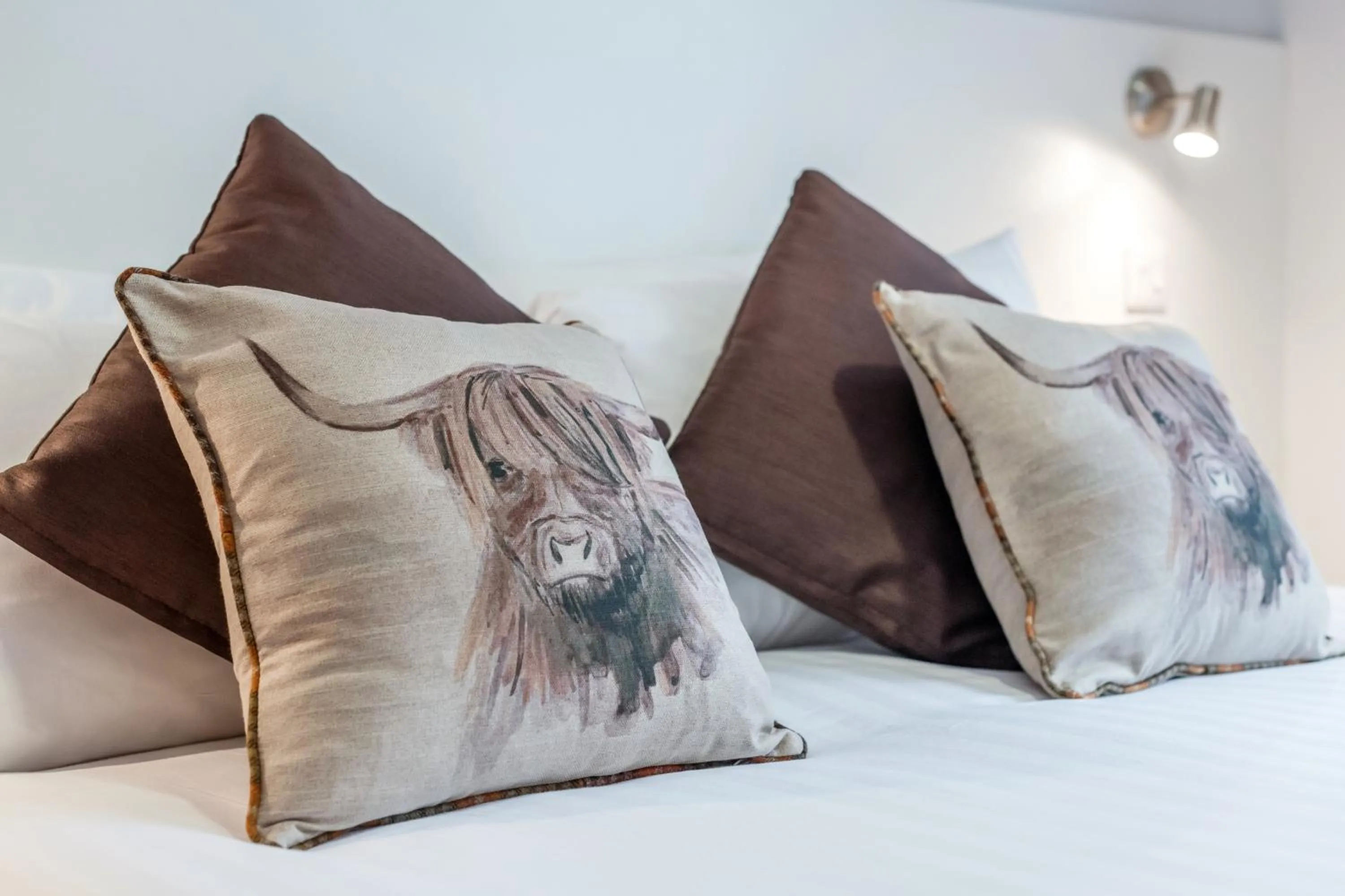 Bedroom, Bed in High Range Lodge Hotel