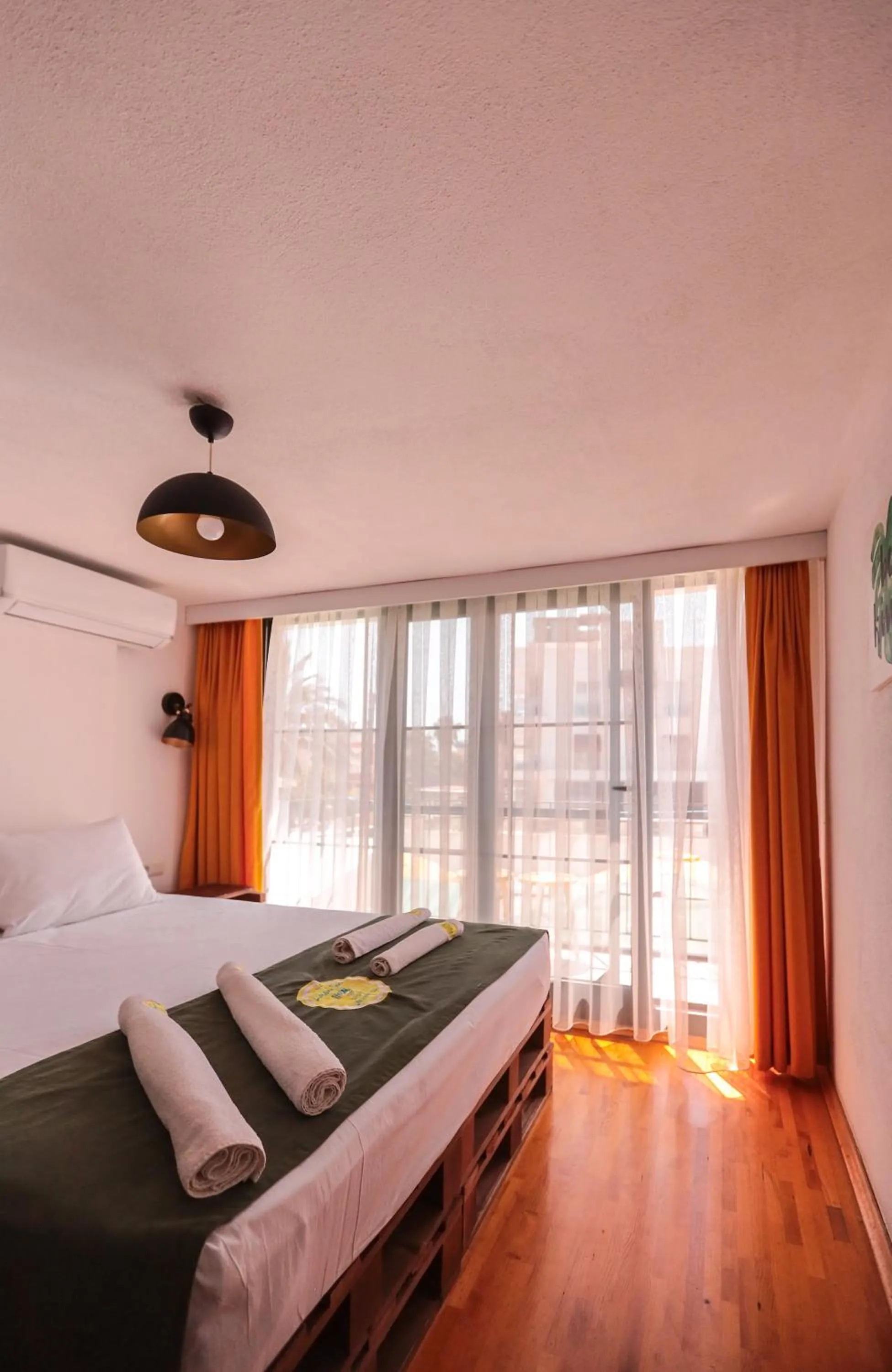 Bedroom, Bed in Limon Inn Hotel, Taşucu