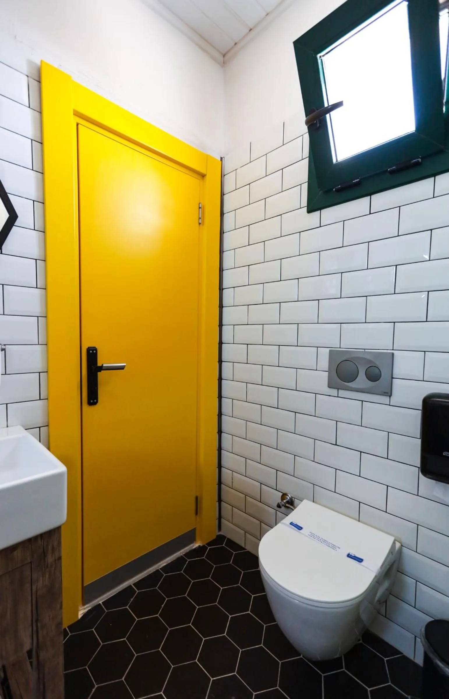 Toilet in Limon Inn Hotel, Taşucu