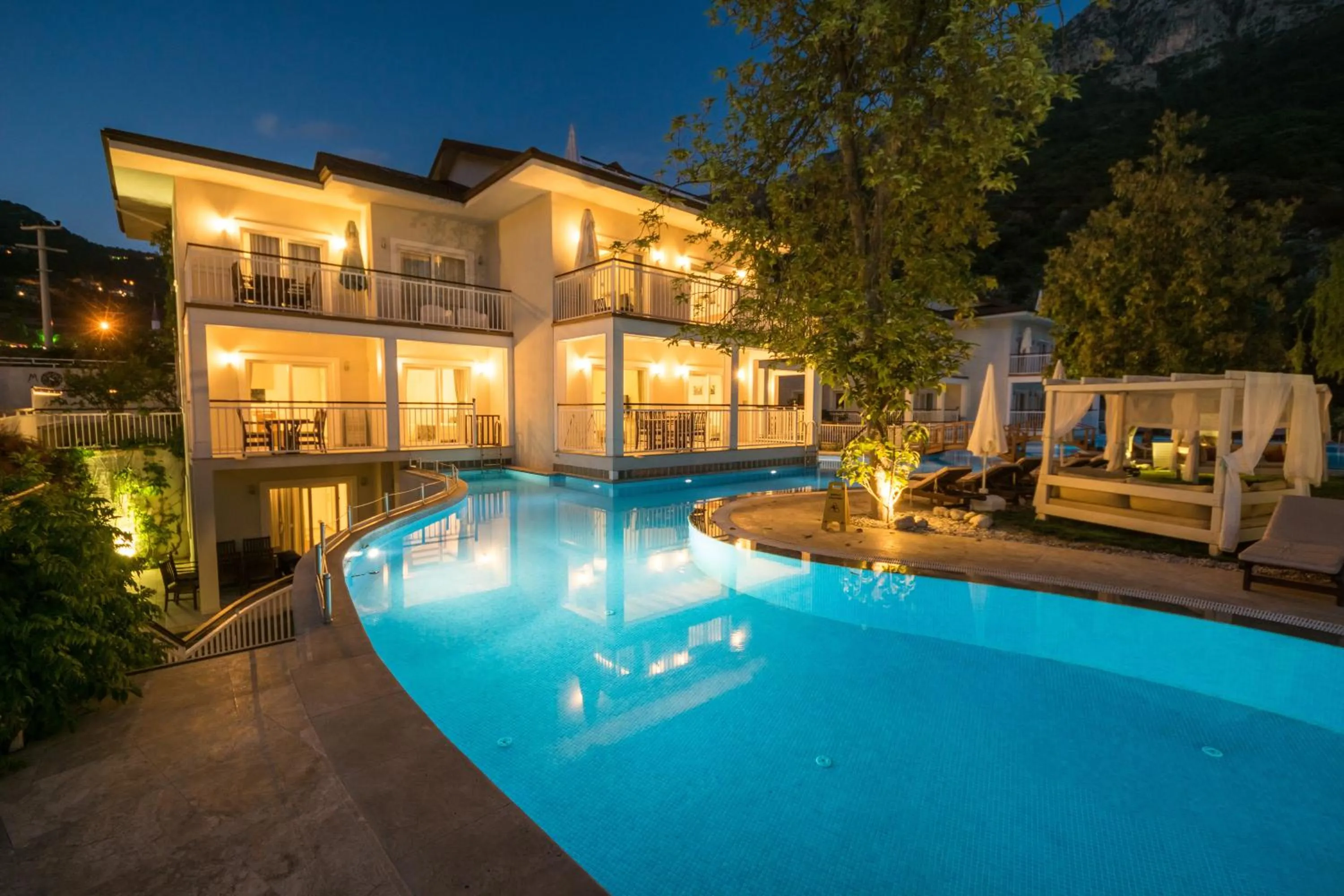 Swimming pool in Mozaik Hotel