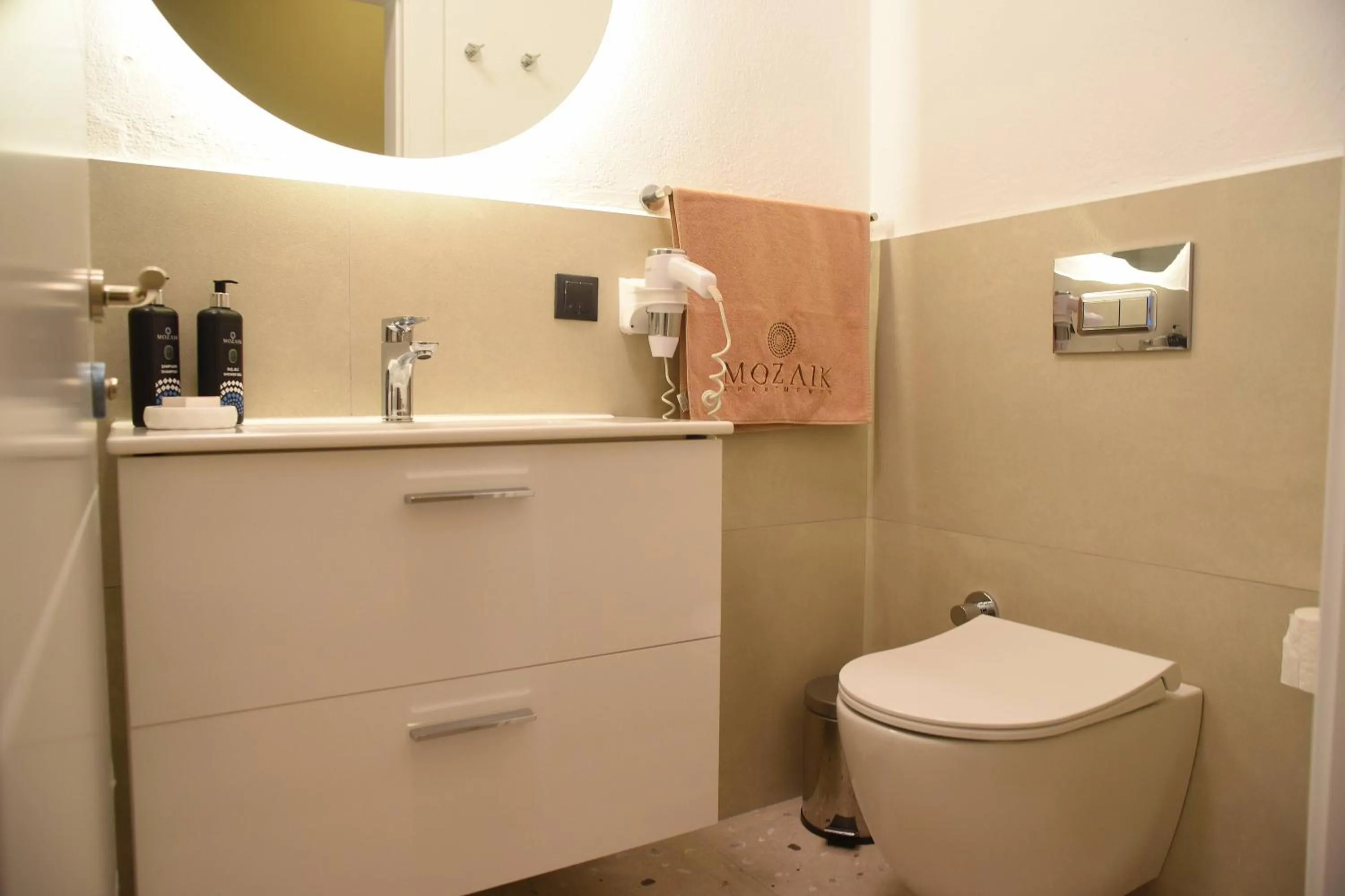 Shower in Mozaik Hotel