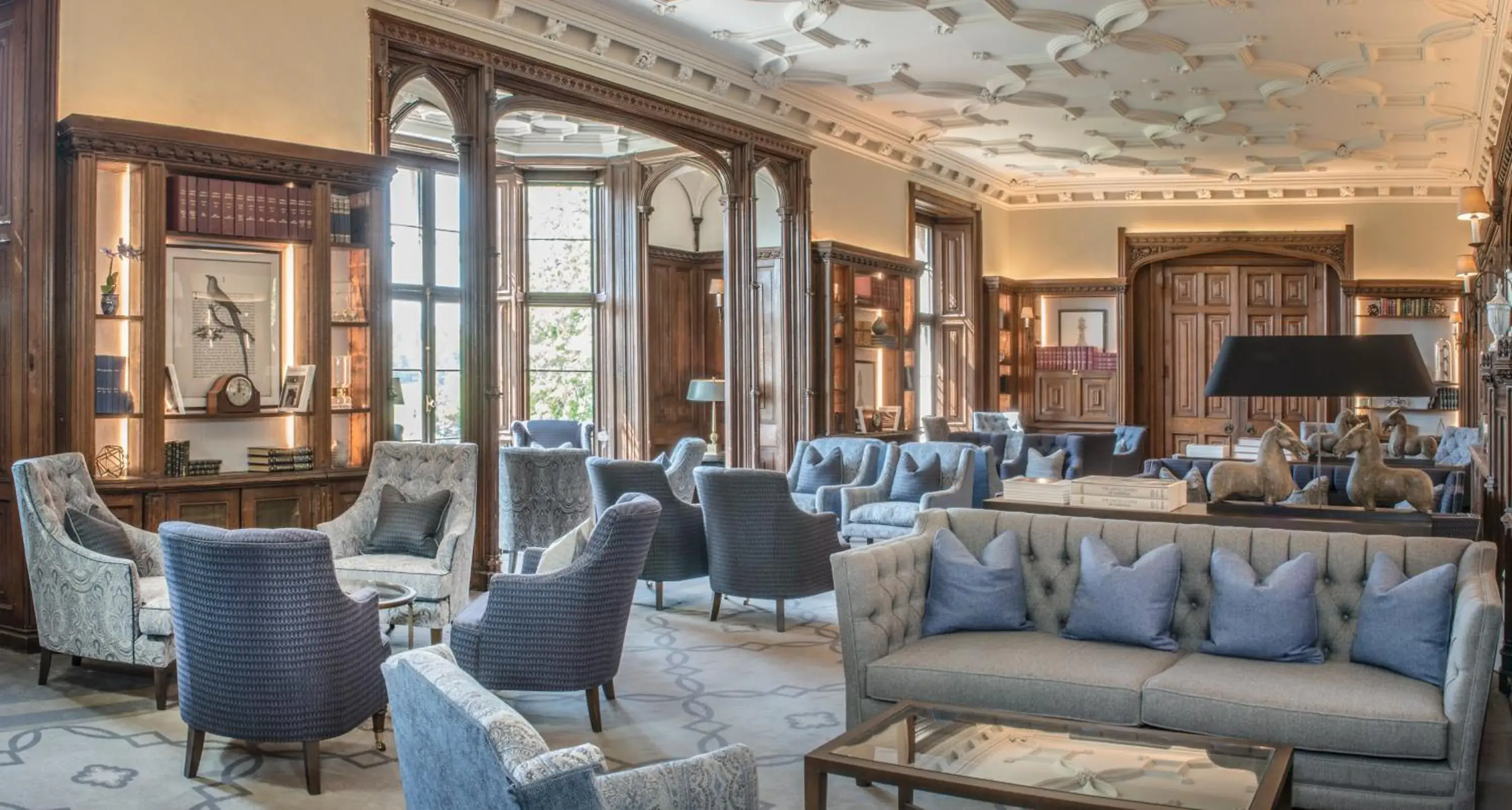 Lounge or bar in De Vere Latimer Estate Lounge or bar in De Vere Latimer Estate