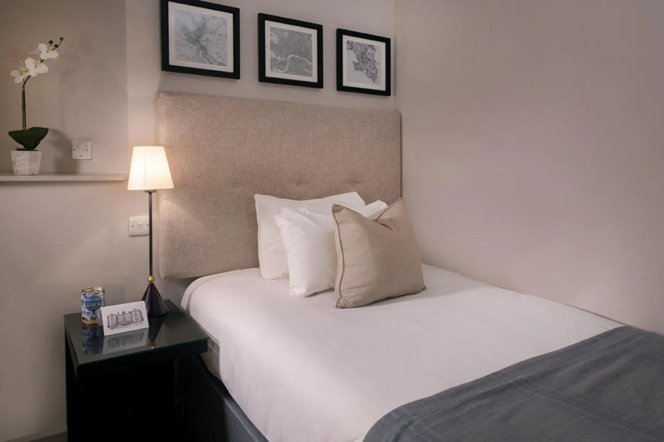 Bedroom, Bed in De Vere Latimer Estate