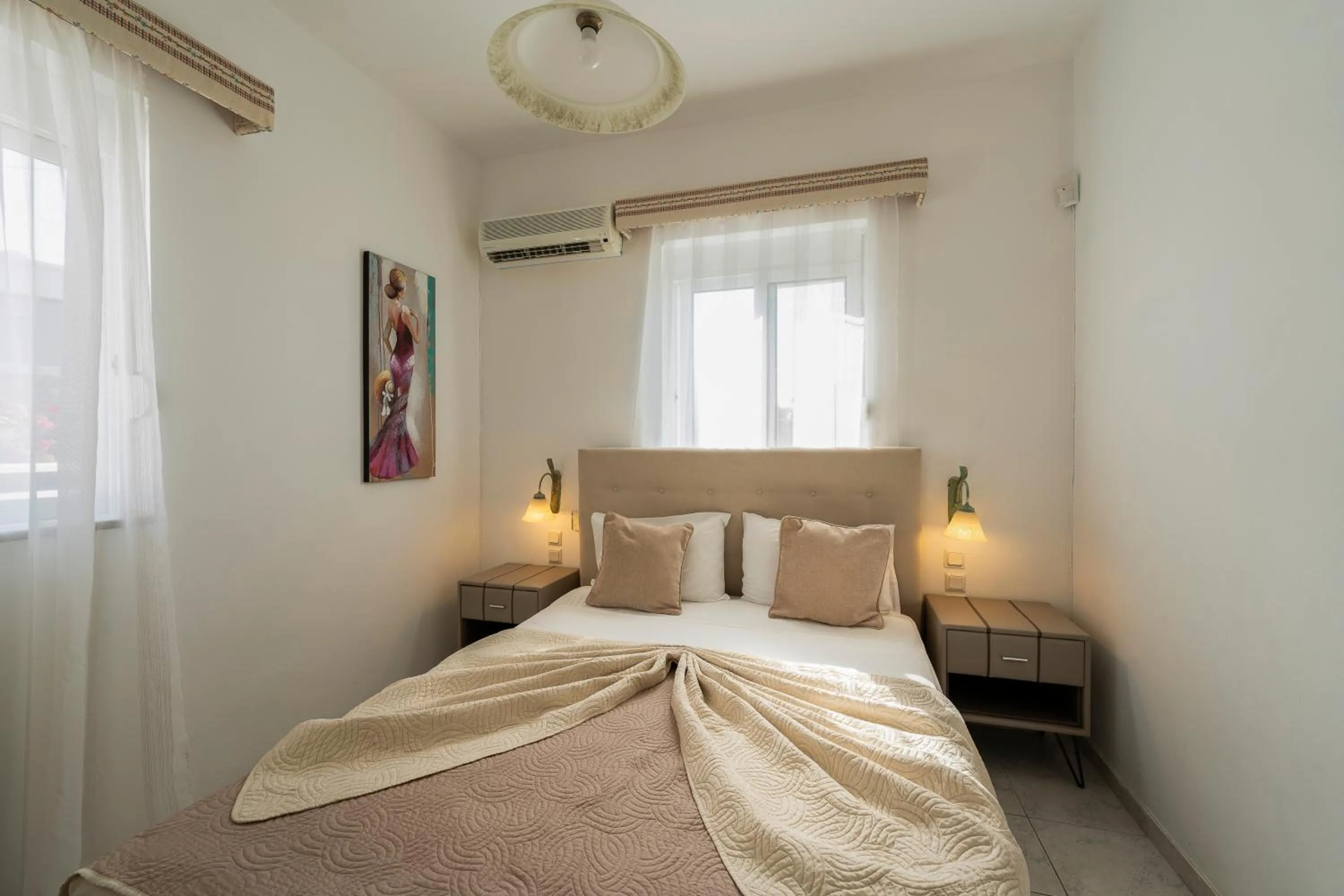 Bed in George Beach Studios