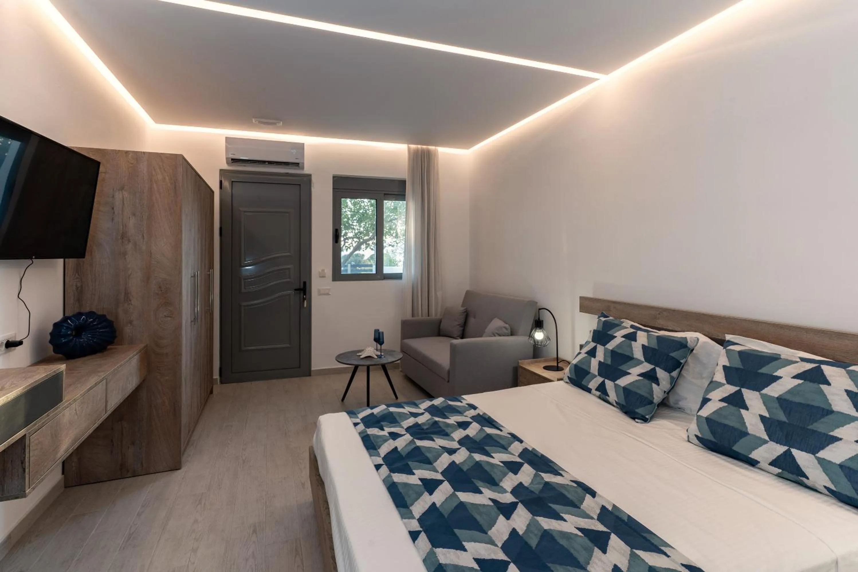 Bed in George Beach Studios