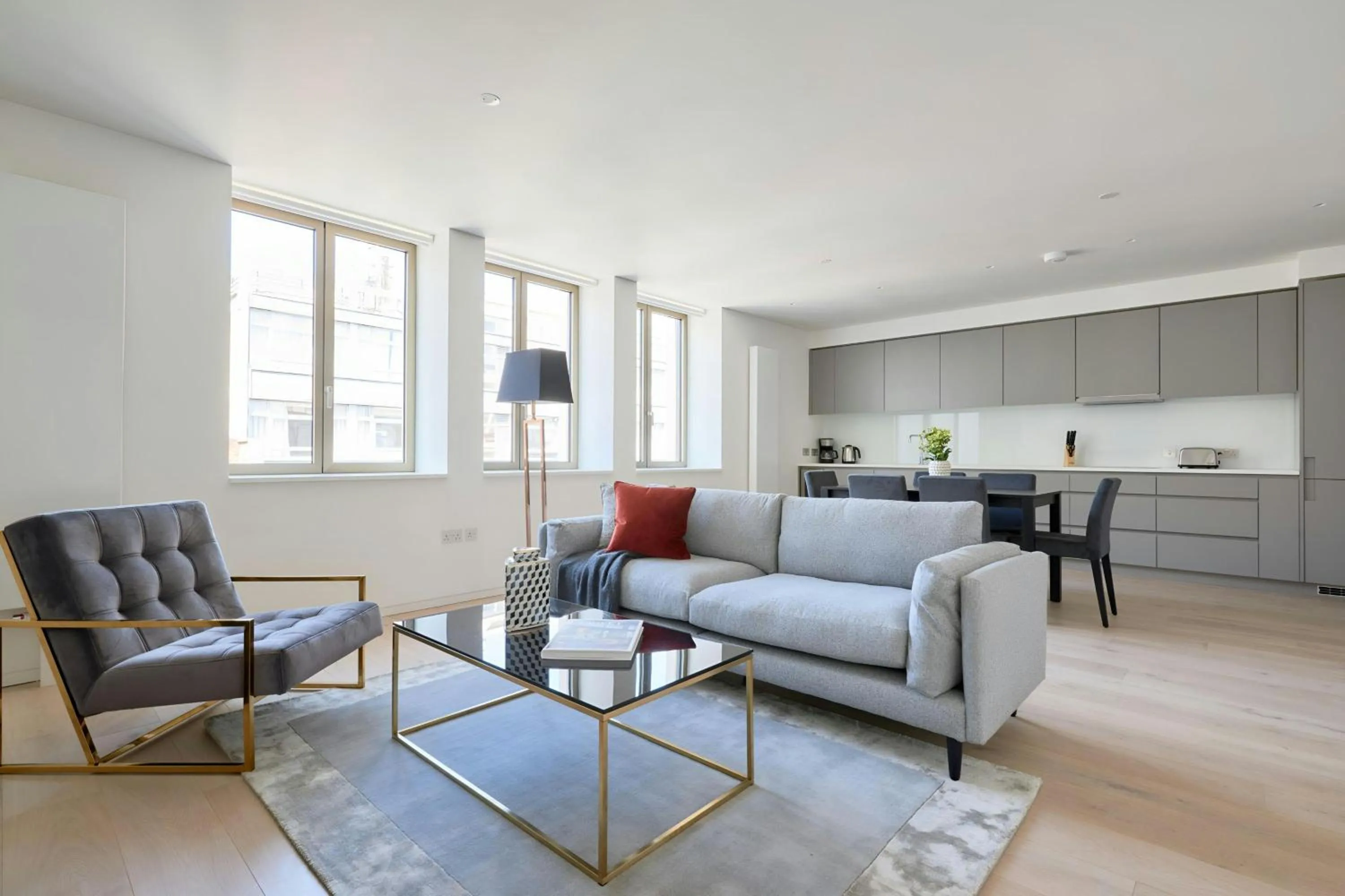 Living room in Sonder by Marriott Bonvoy Oxford Circus Apartments