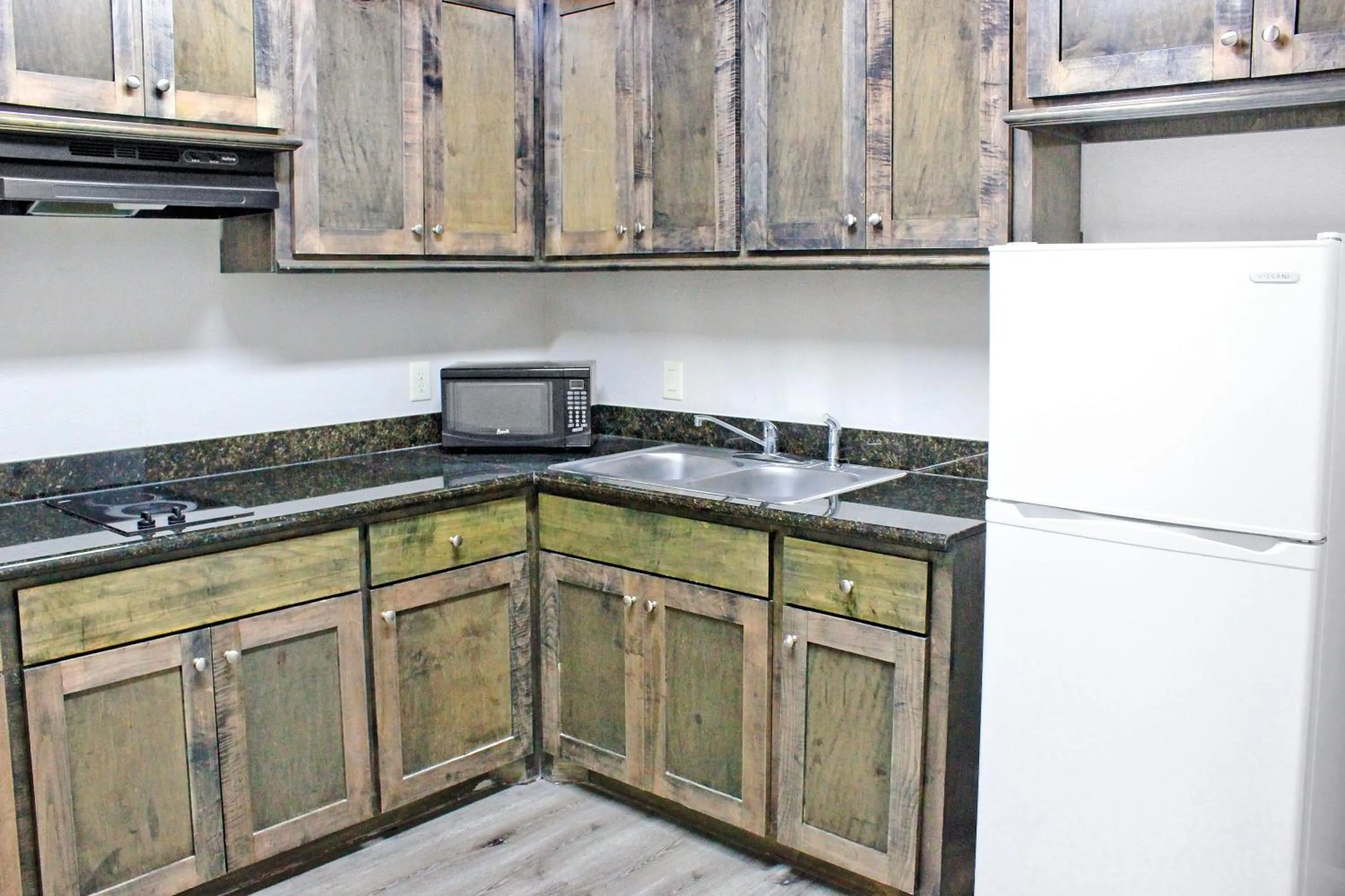Kitchen or kitchenette in Palacio Royale Houston NW at Beltway 8