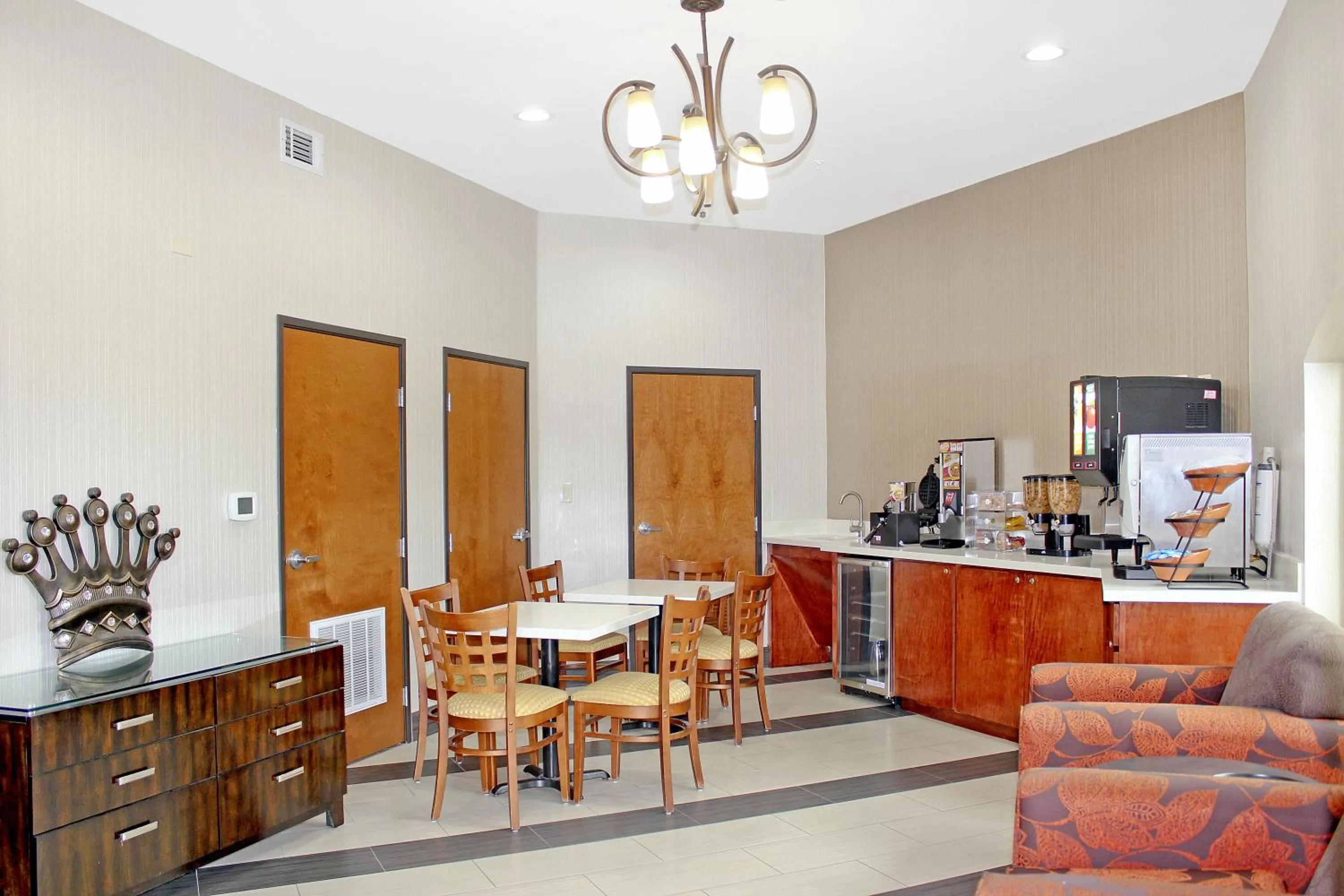 Continental breakfast in Palacio Royale Houston NW at Beltway 8