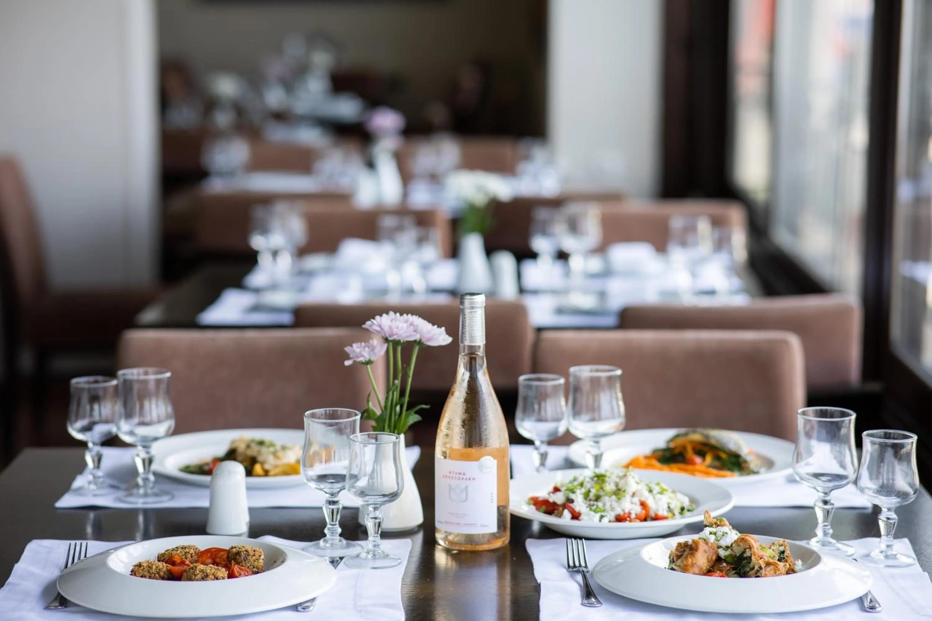 Restaurant/places to eat in Portaria Hotel