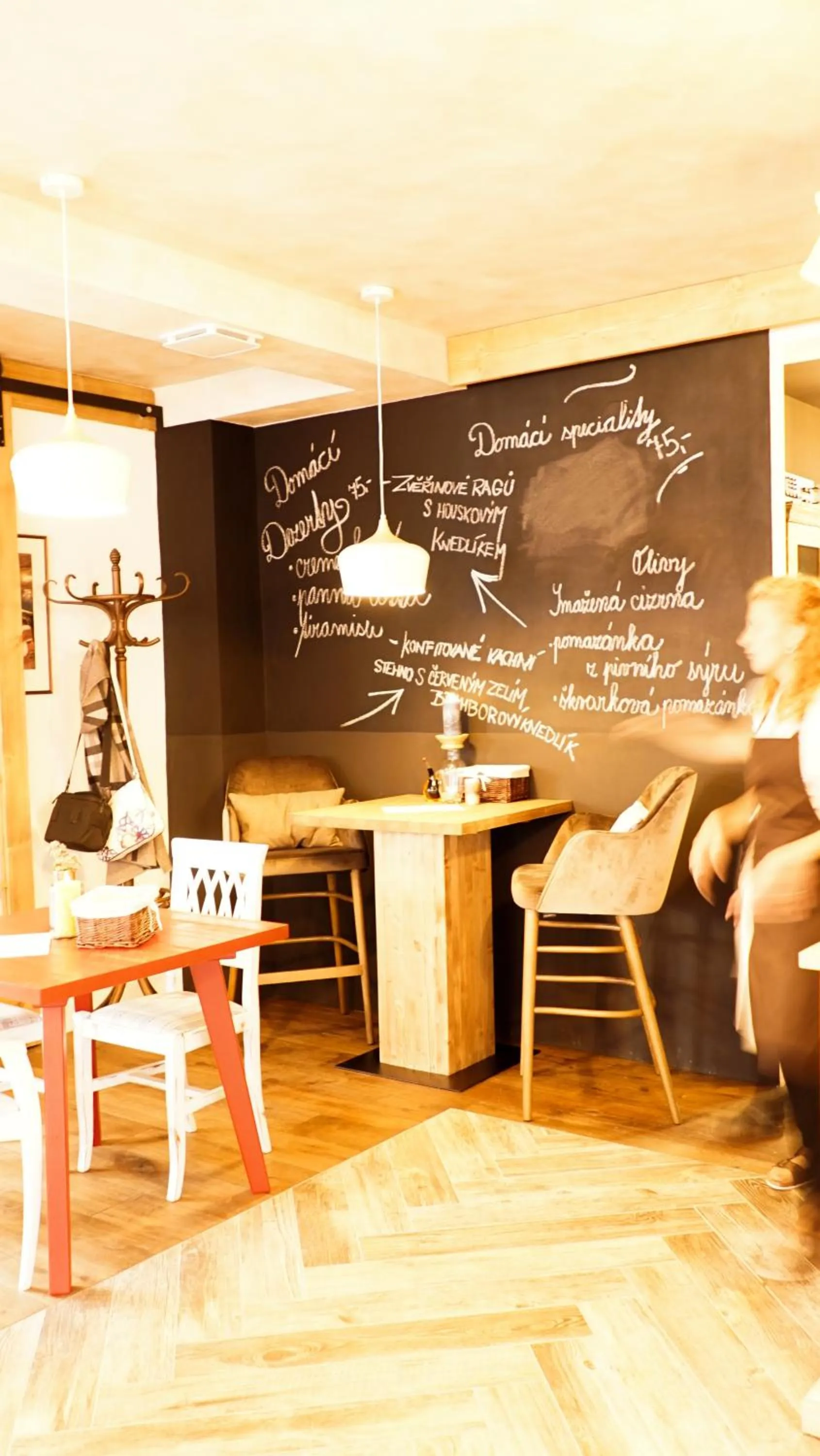 Restaurant/places to eat in Hotel McLimon