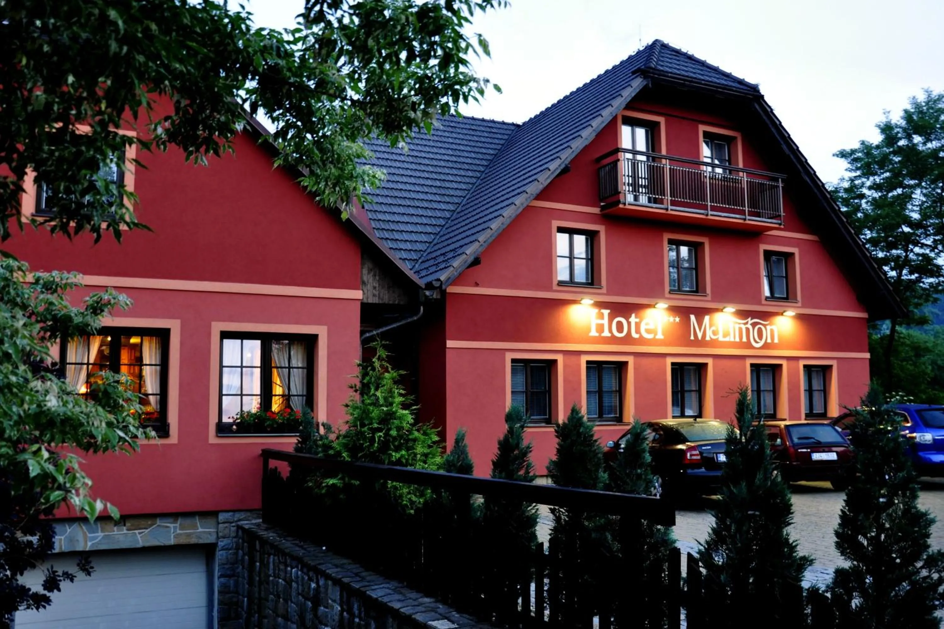 Facade/entrance in Hotel McLimon