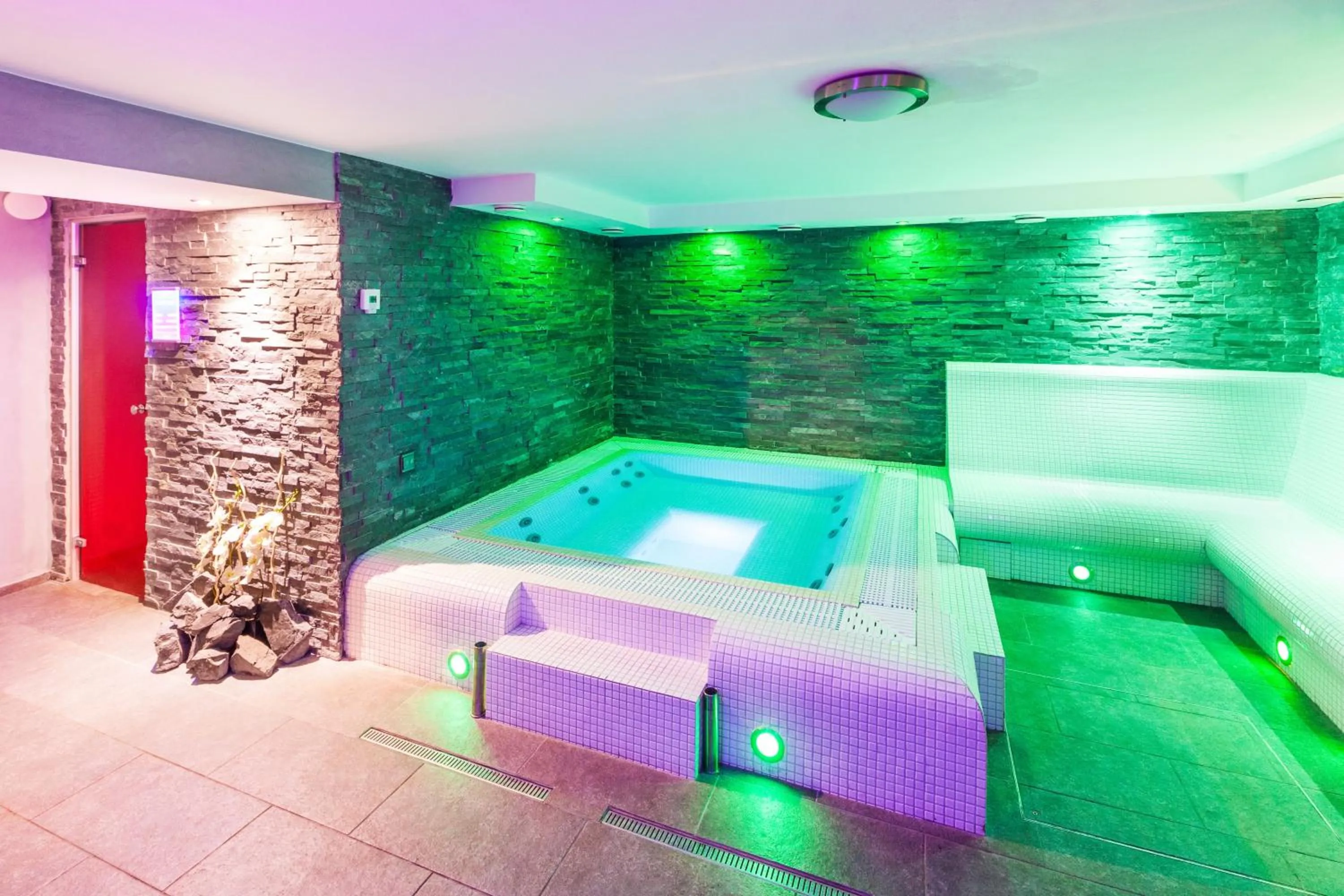 Hot Tub in Hotel McLimon