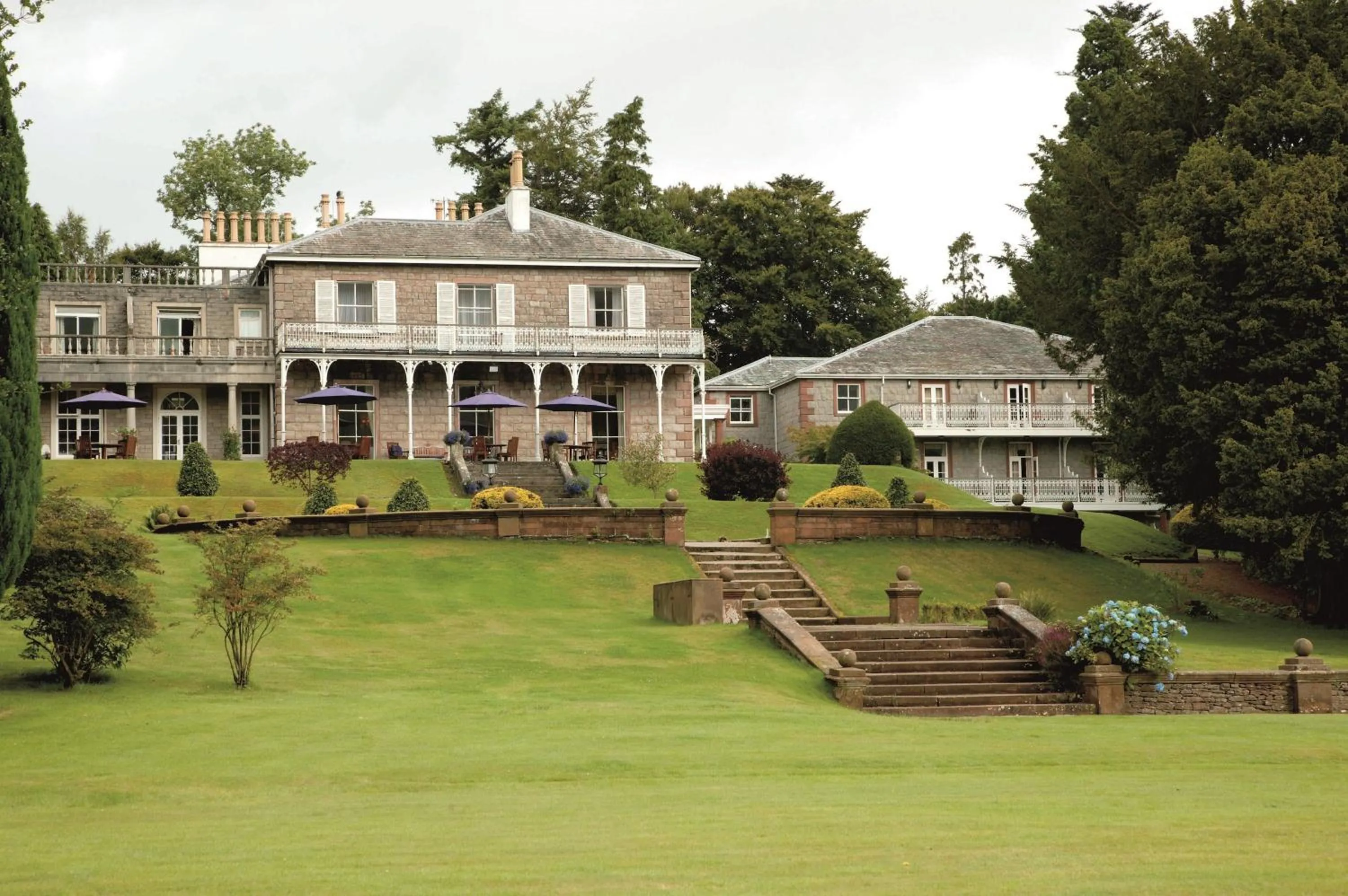 Facade/entrance in Macdonald Leeming House