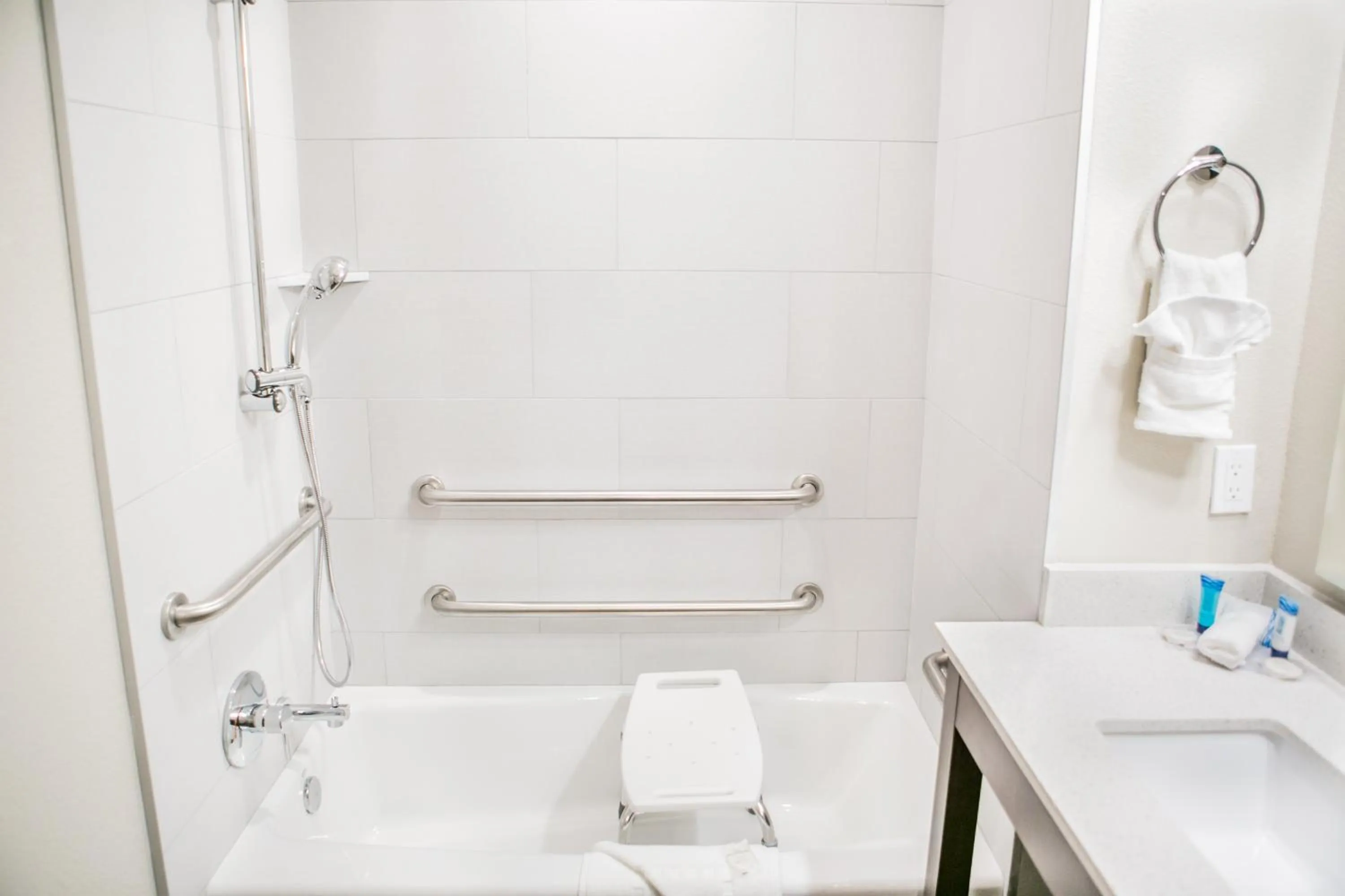 Bathroom in Hotel Siri Downtown - Paso Robles