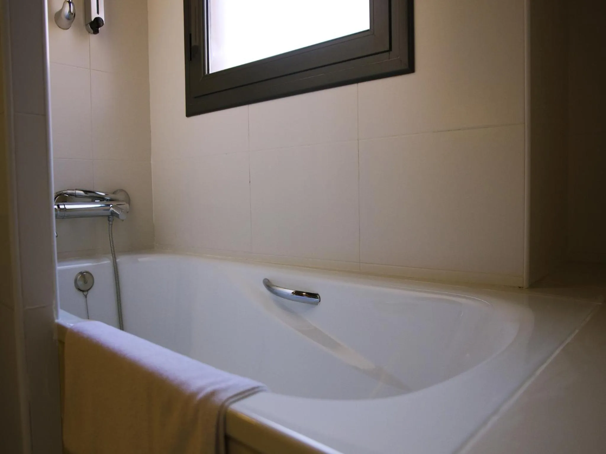 Bathroom in Hostal Badaloní