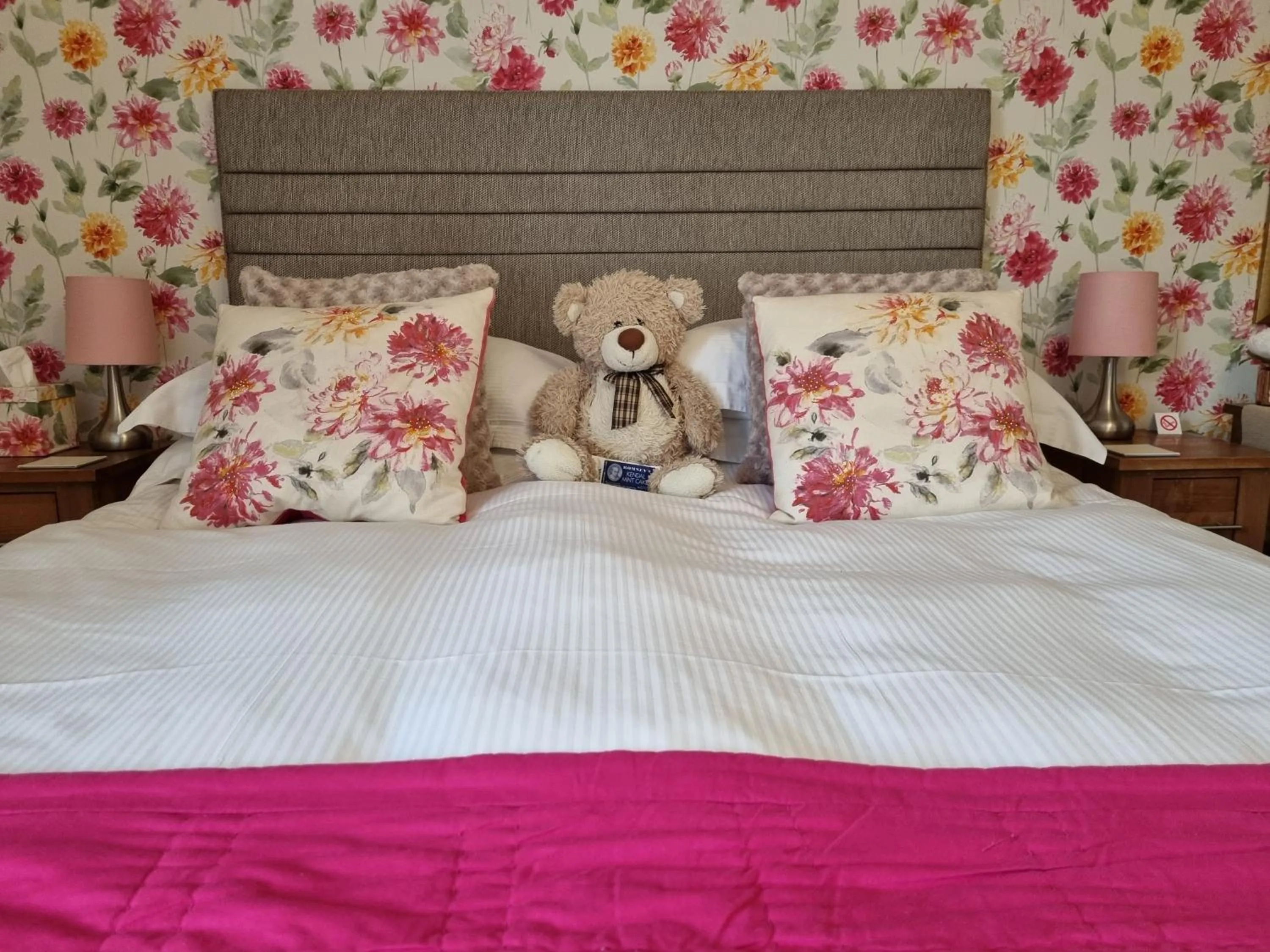 Bed in Montfort Cottage Guest House